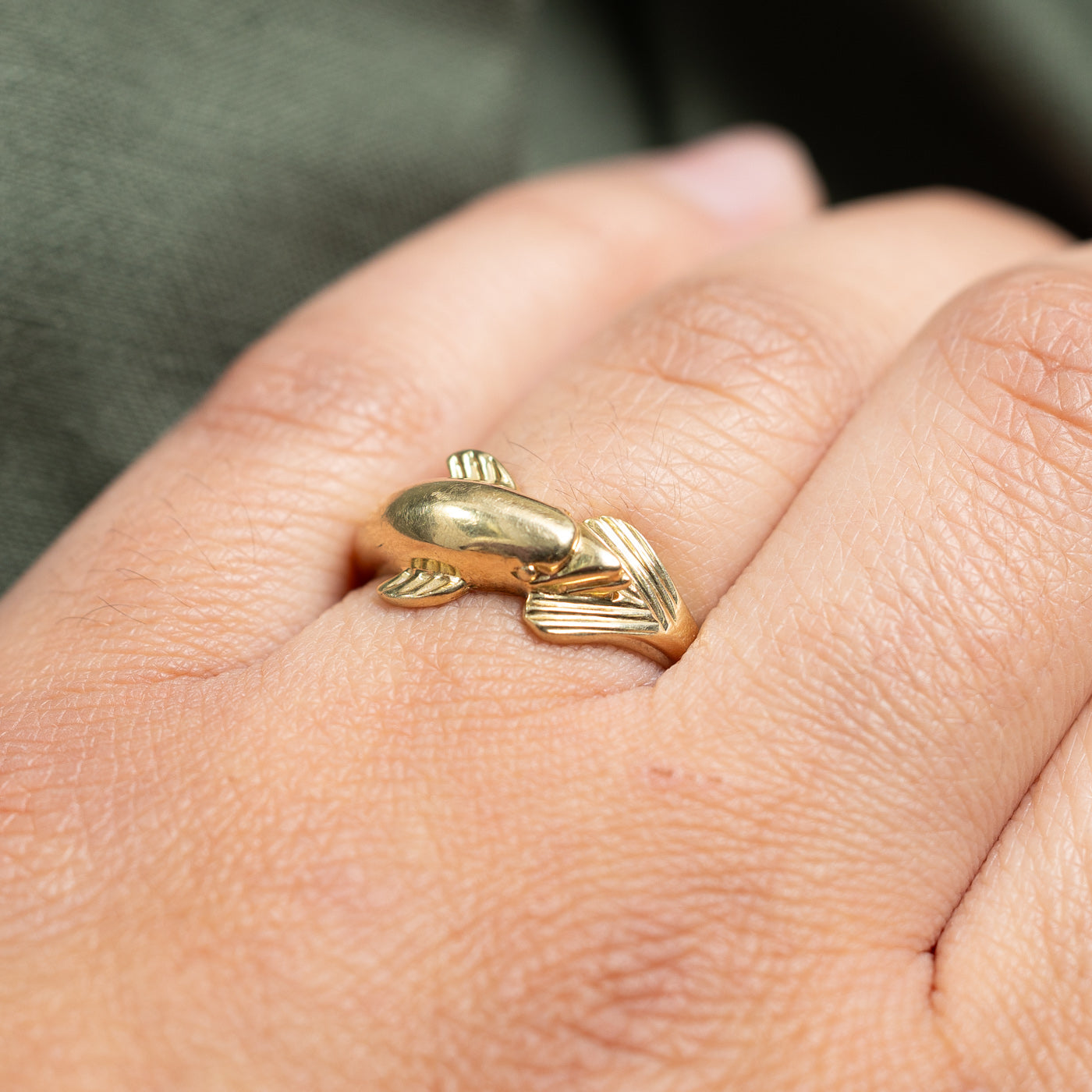 14K Yellow Gold Dolphin Tapered Ring | SZ 7.25