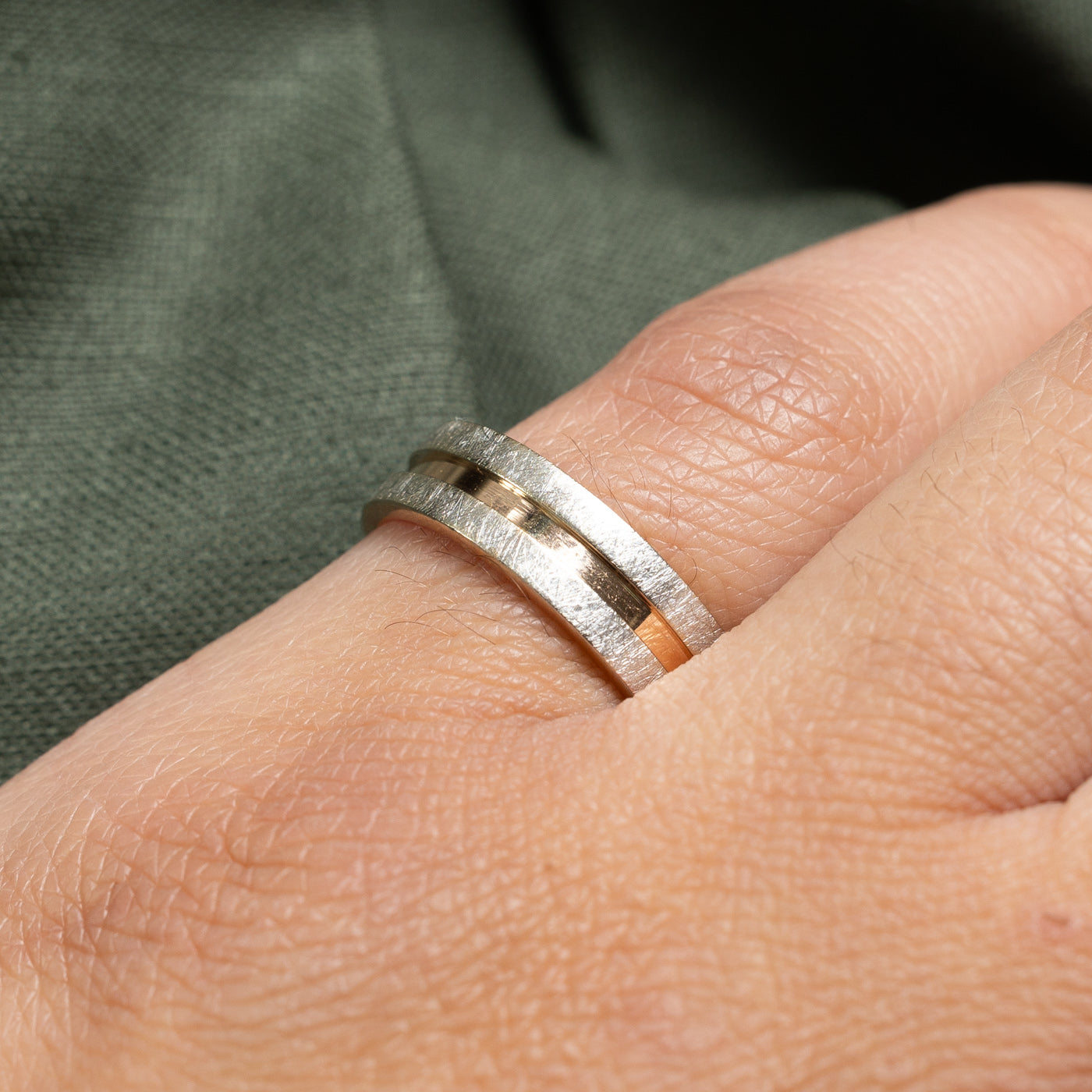14K Two Tone Gold Brushed Textured Band | 5.3mm | SZ 5.75