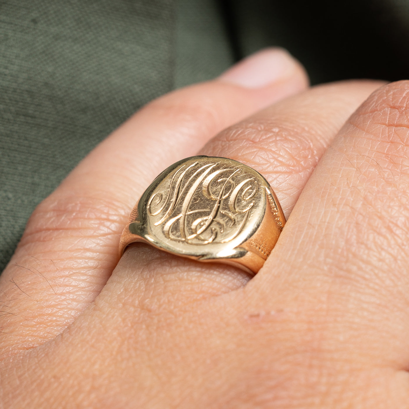 Vintage 10K Yellow Gold "MJG" Initial Signet Ring | SZ 7.25