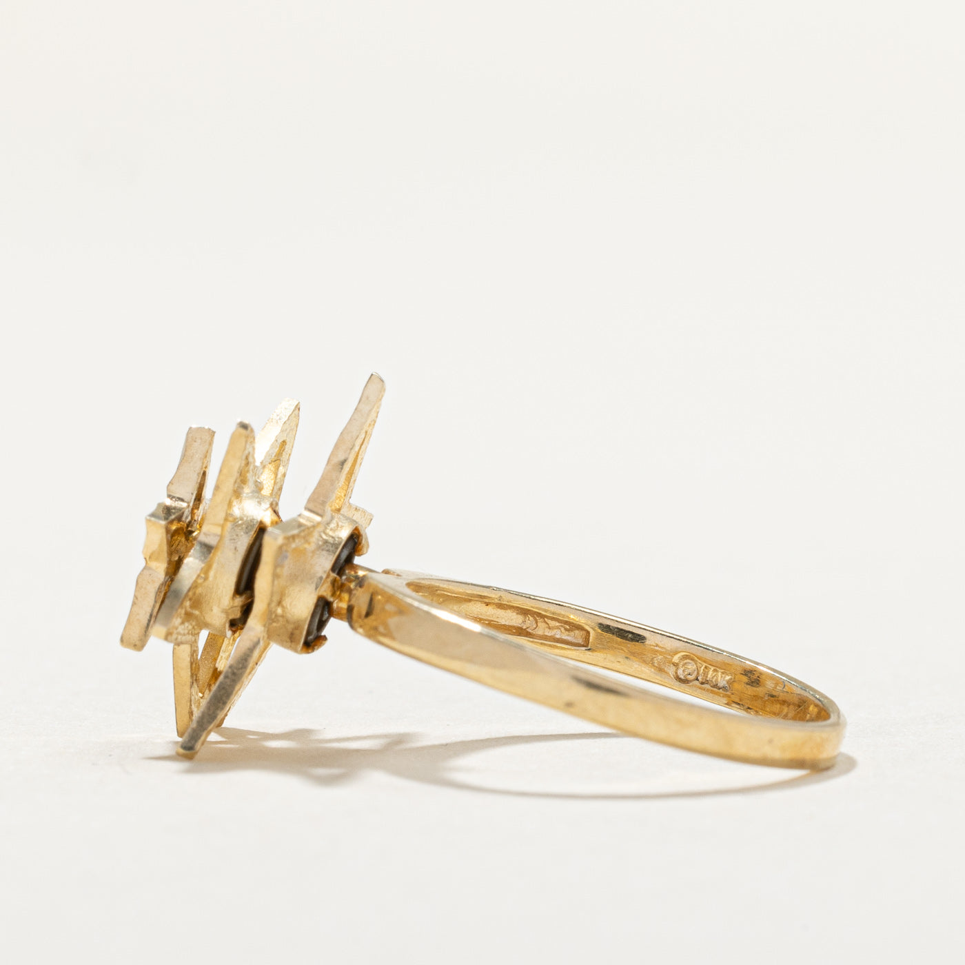 Vintage 14K Yellow Gold High Set Star Design Twisting Ring | SZ 4