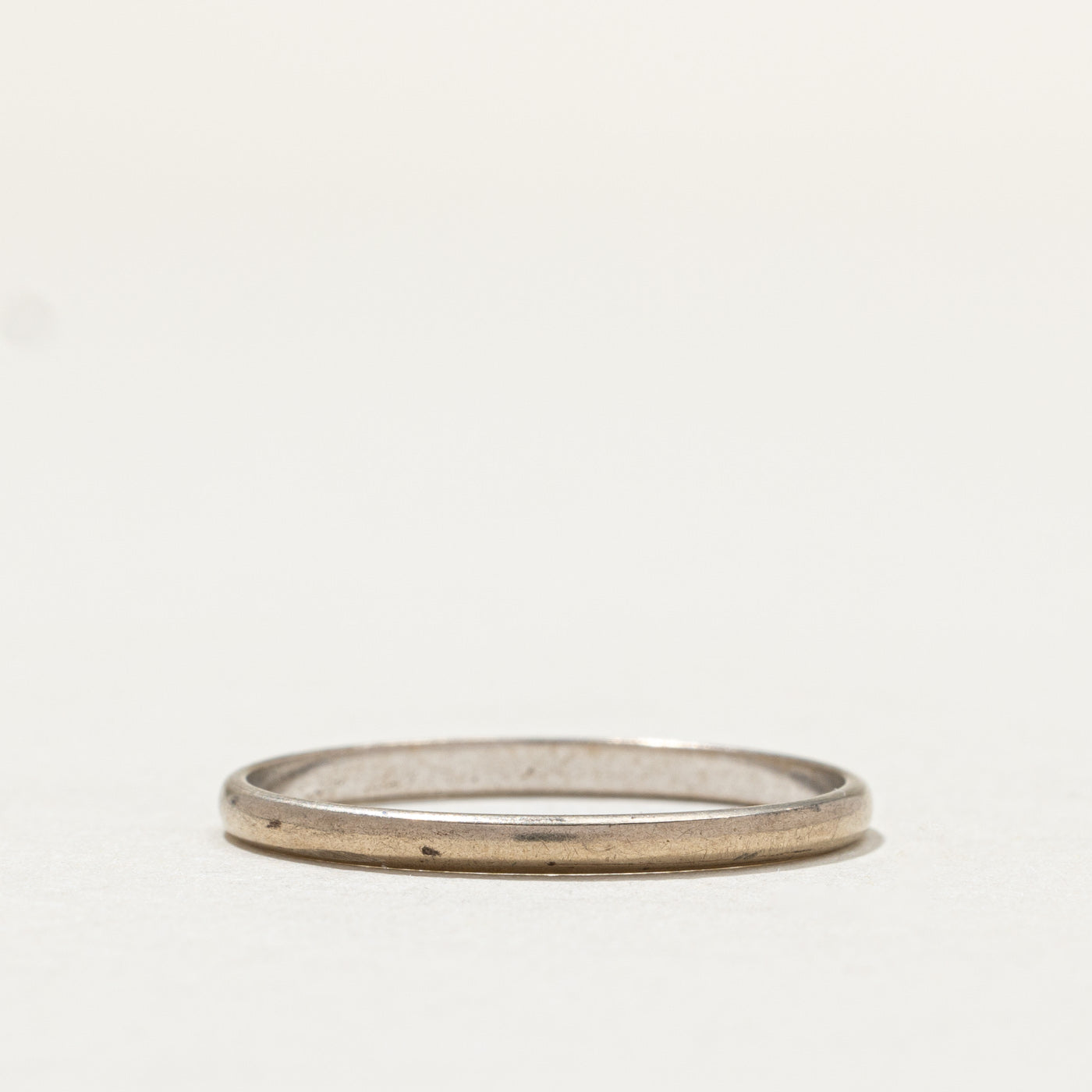 9k White Gold Plain Thin Band | SZ 9.25 |