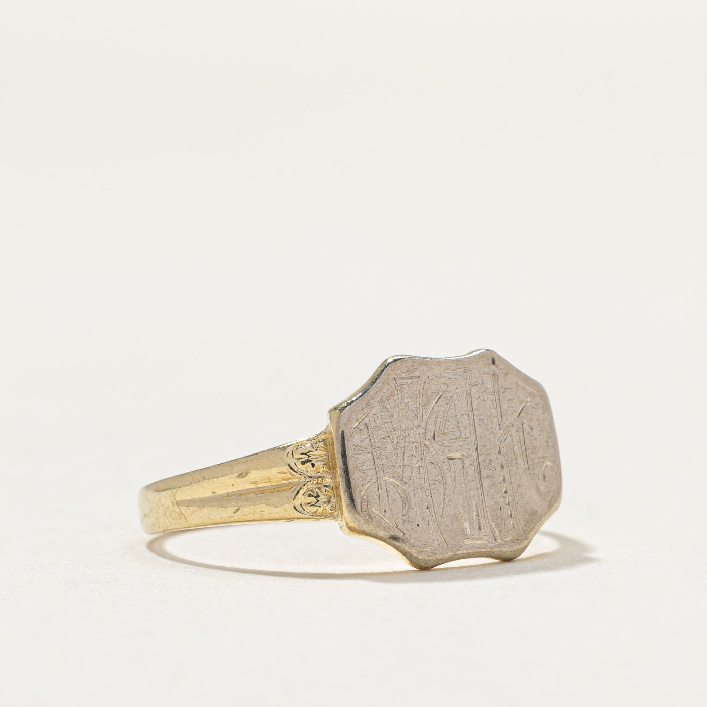 Vintage 10K Yellow Gold "MAK" Initial Signet Ring | SZ 6.75