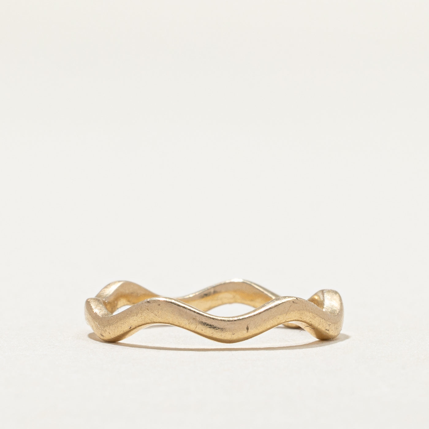 14K Yellow Gold Wavy Band | 1.8mm | SZ 4