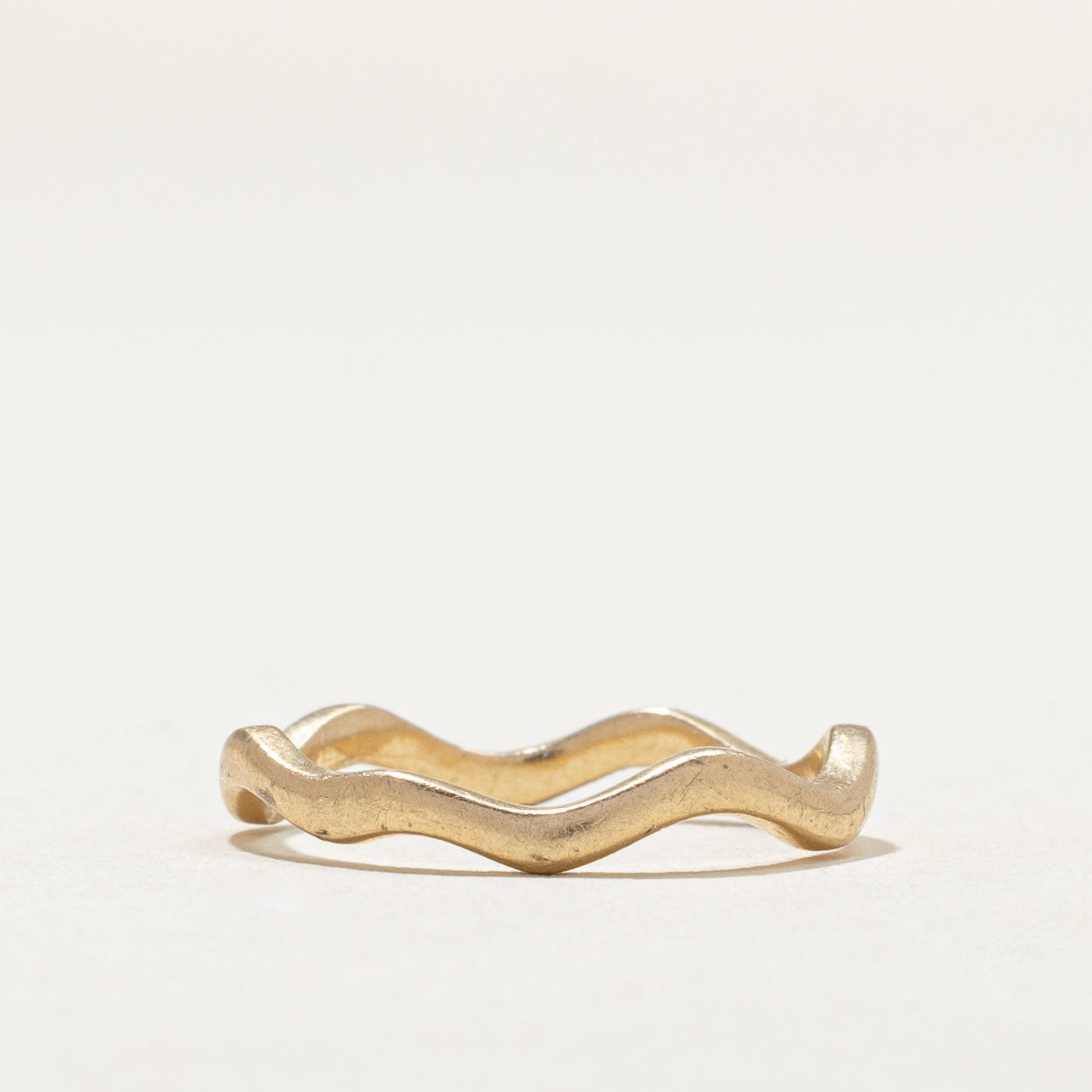 14K Yellow Gold Wavy Band | 1.8mm | SZ 4