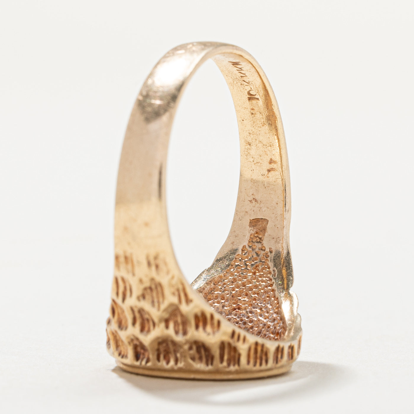 Vintage 10K Yellow Gold Signet Textured Shank Ring | SZ 9.5