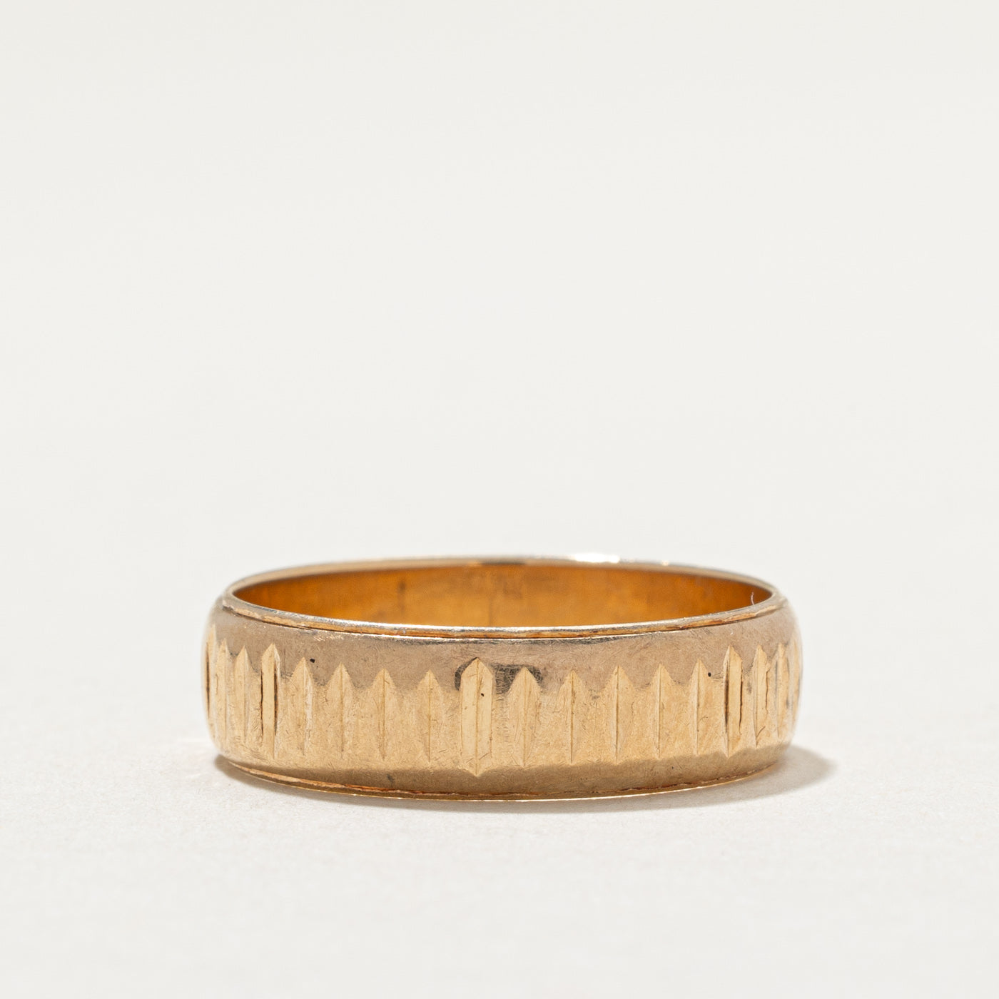 Bague texturée en or jaune 10 carats | 5,8 mm | Taille 7,75