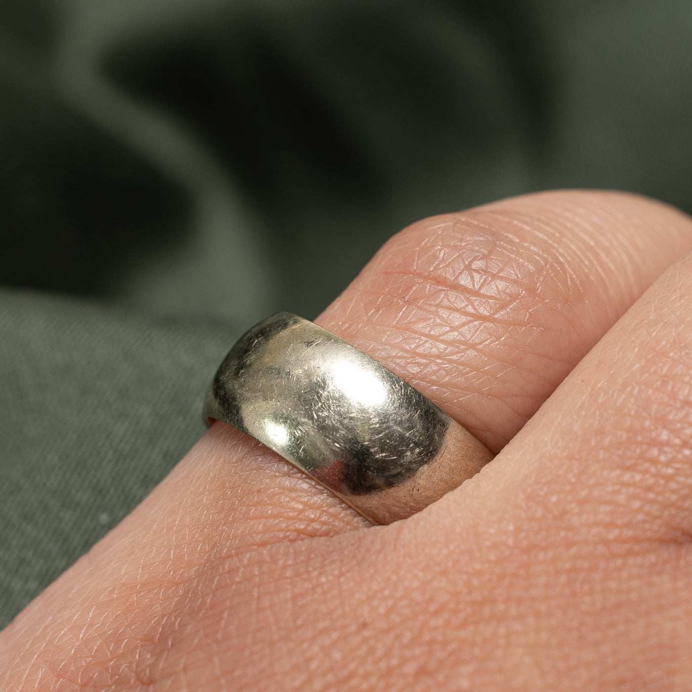 10K White Gold Cigar Band | 7.9mm | SZ 6.25