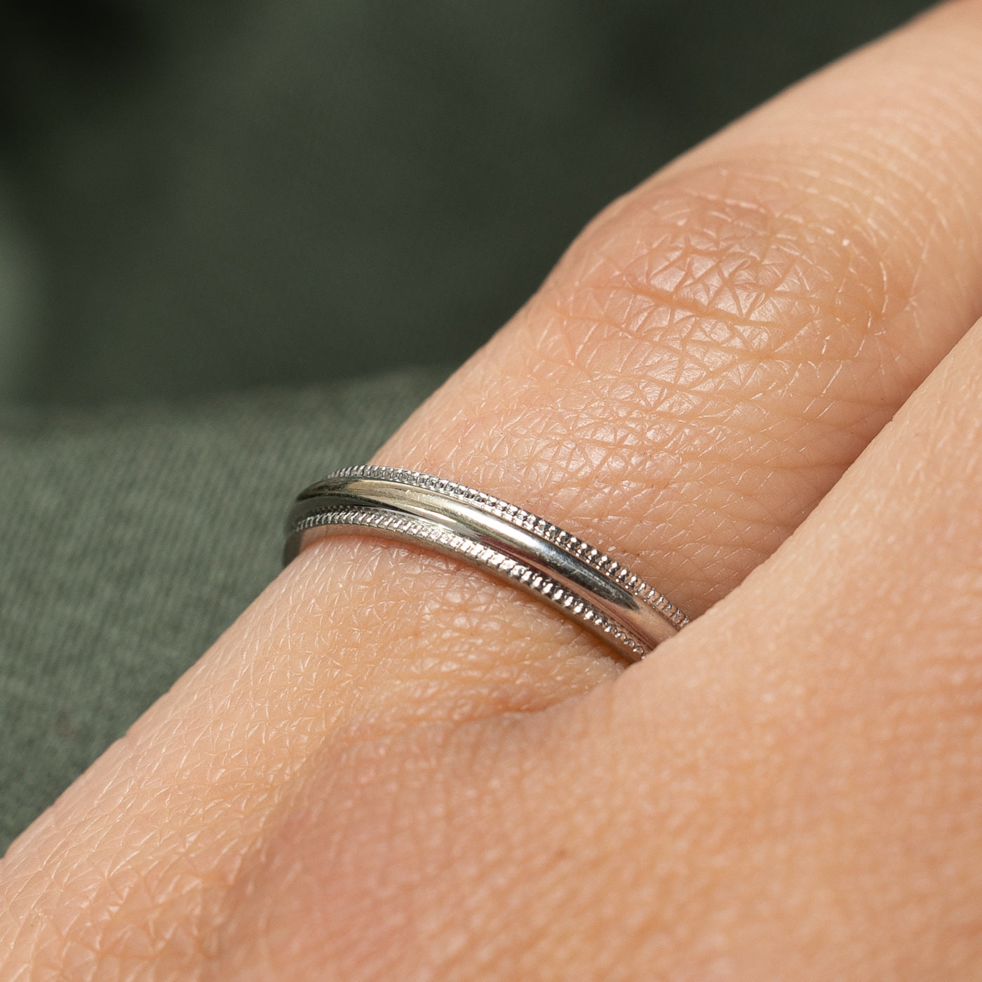 18K White Gold Milgrain Wedding Band | 2.6mm | SZ 5.5