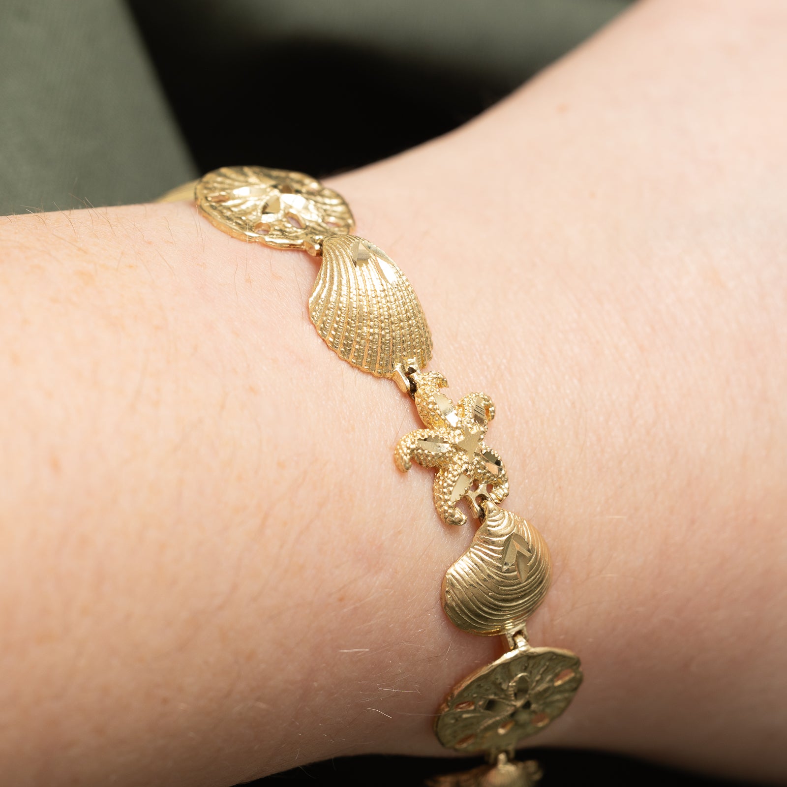 14K Yellow Gold Under the Sea Bracelet | 14.65mm | 7.5"