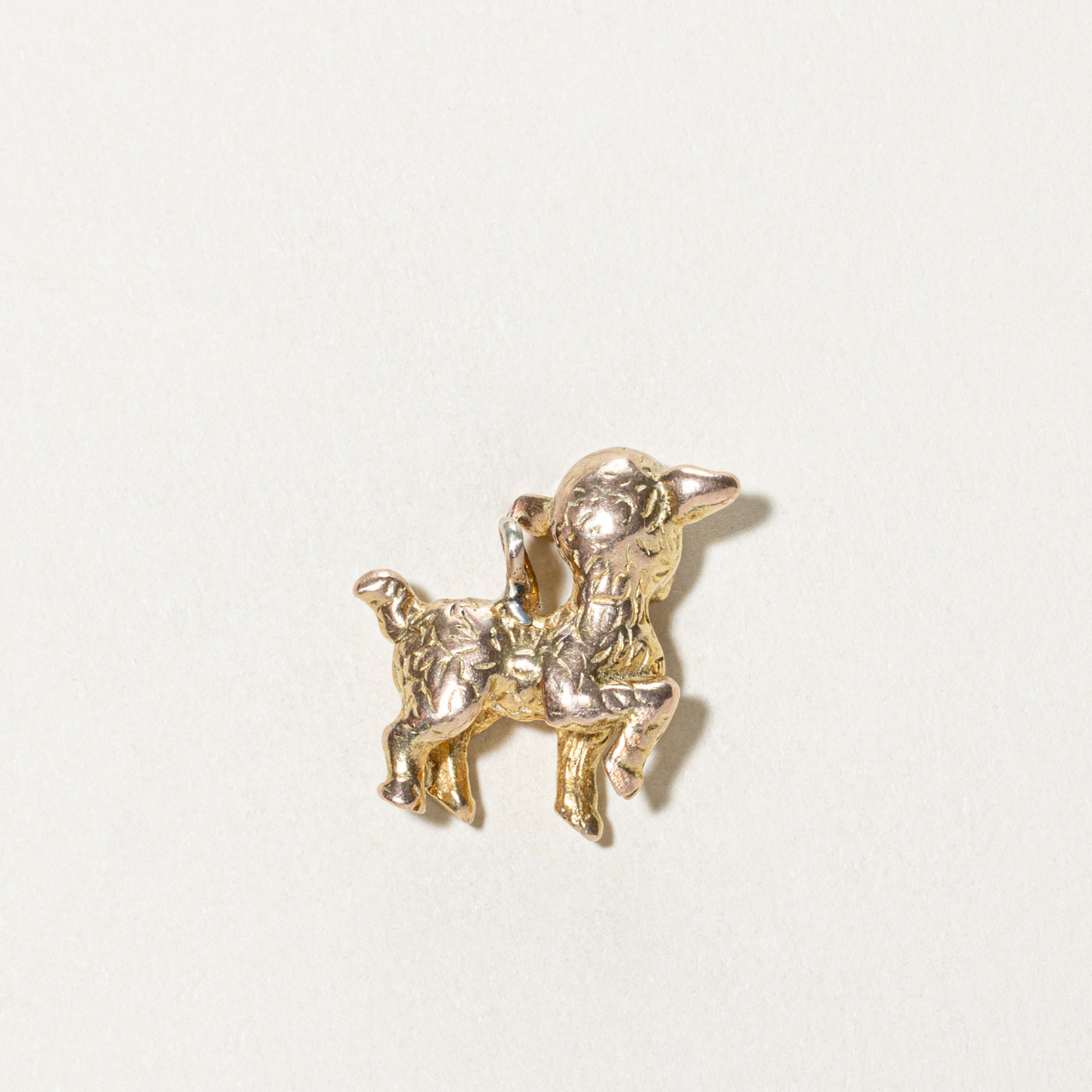 Breloque agneau en or jaune 9 carats