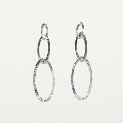 18k White Gold Ovals Drop Earrings