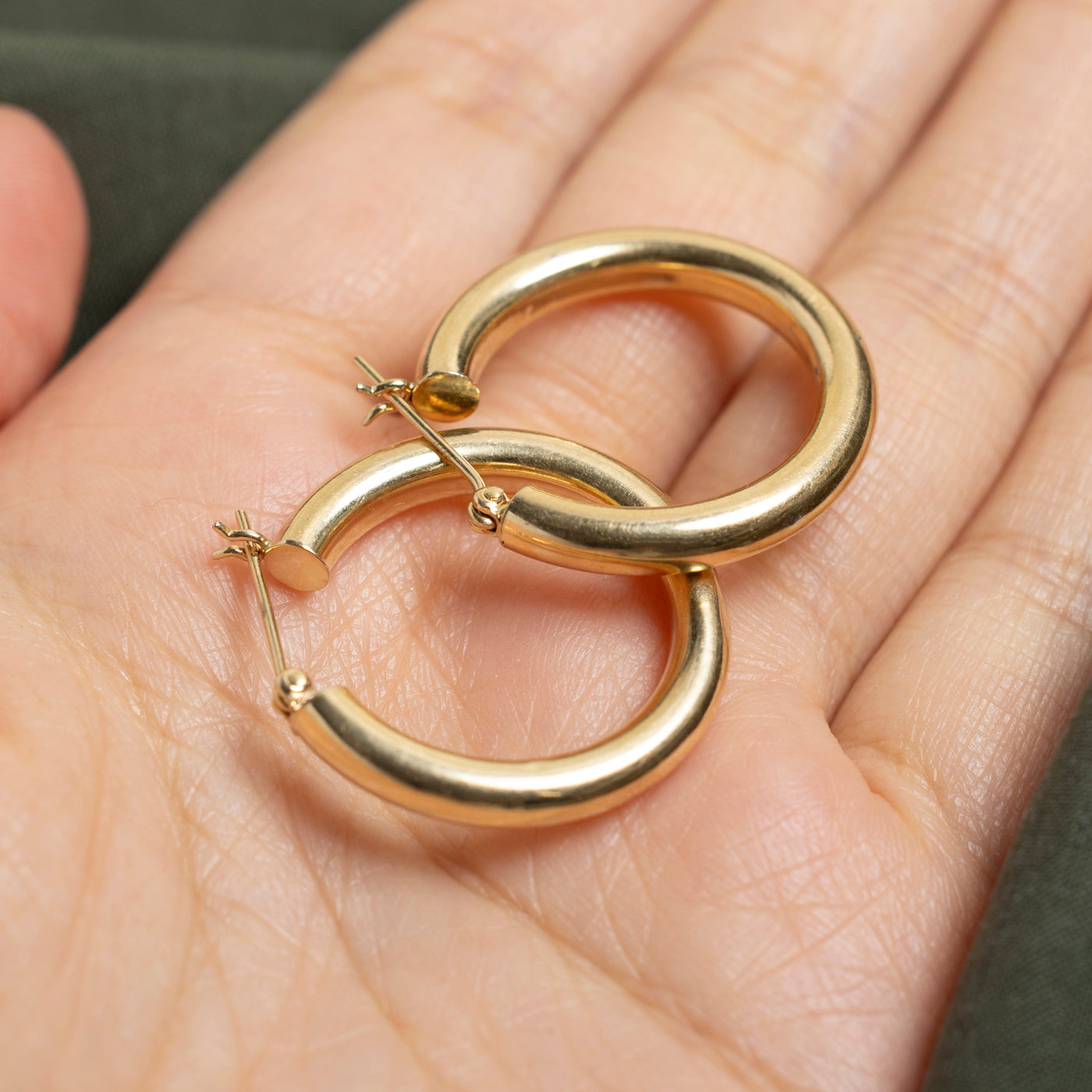 14k Yellow Gold Plain Hoop Earrings