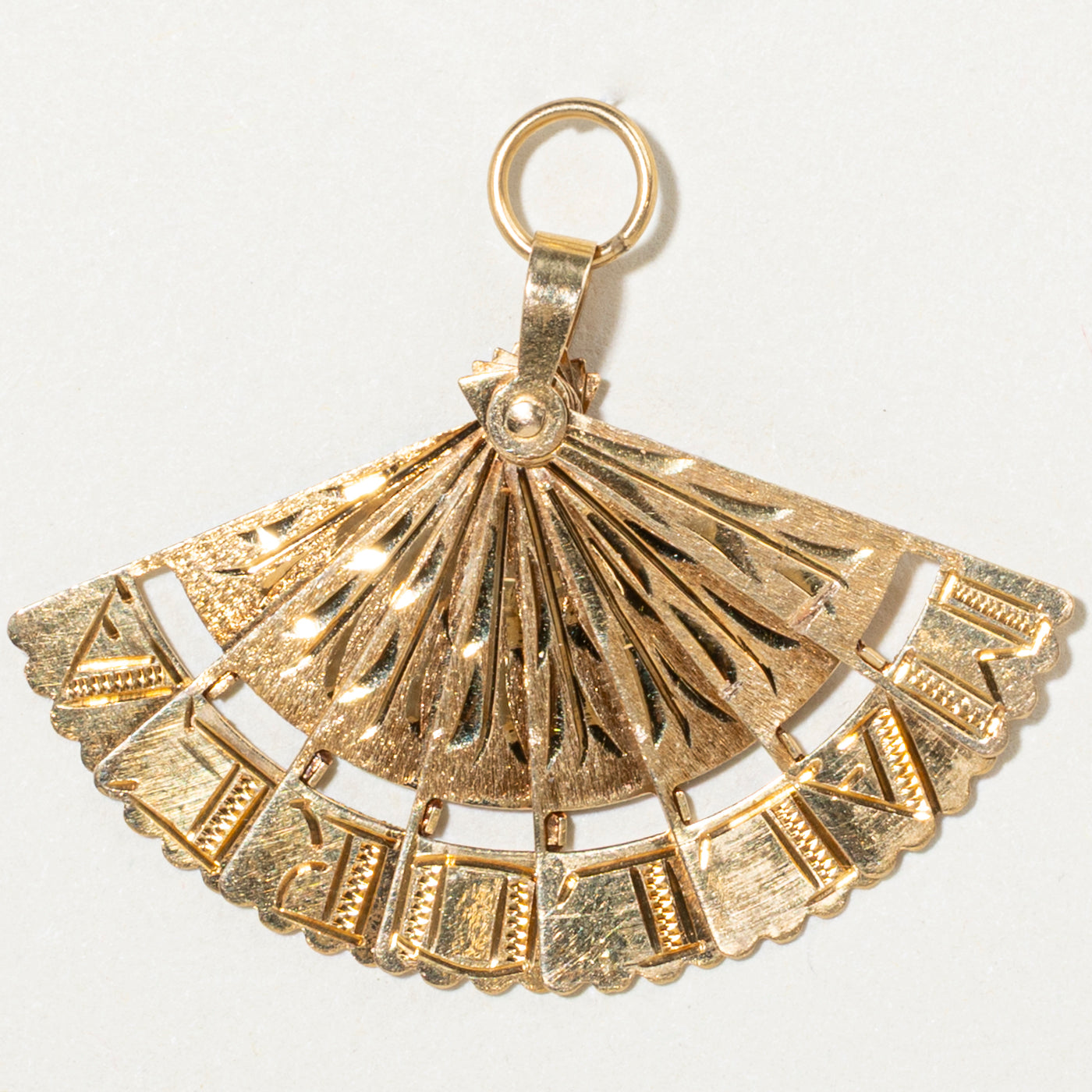 17k Yellow Gold Fan Charm