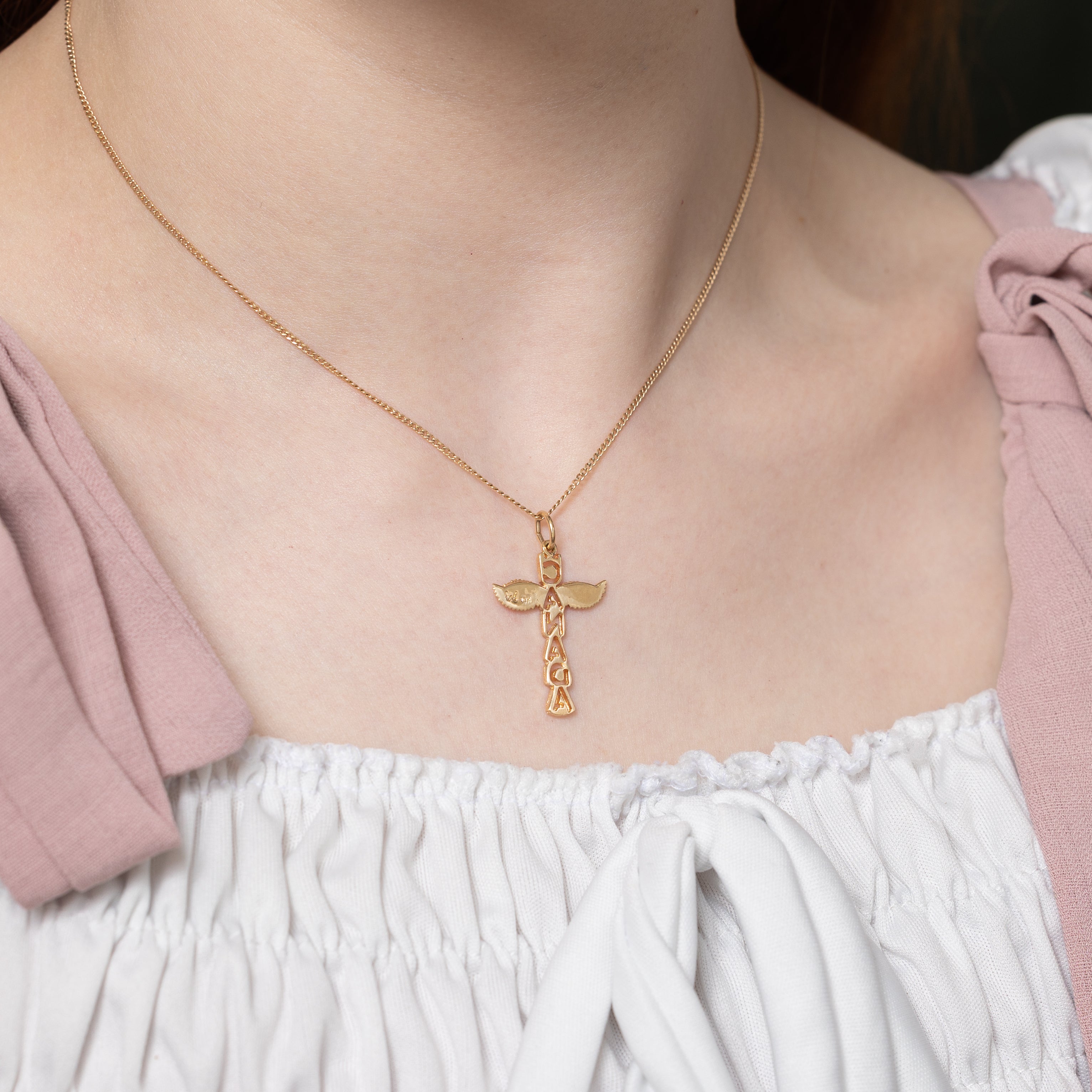 10k Yellow Gold "Canada" Charm