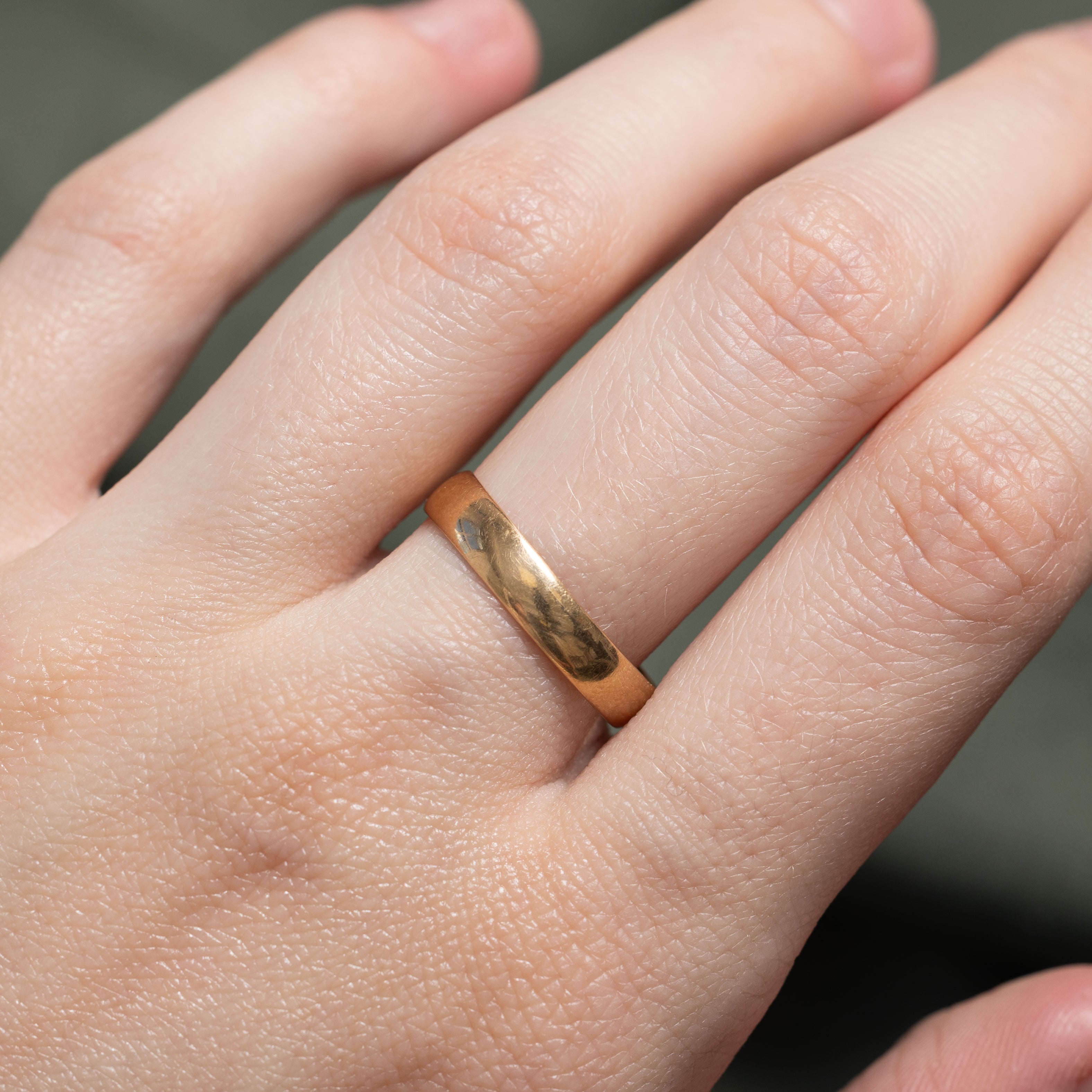 Vintage Canadian Pseudo Hallmarked 18k Yellow Gold Band | 4.5mm | SZ 8.5
