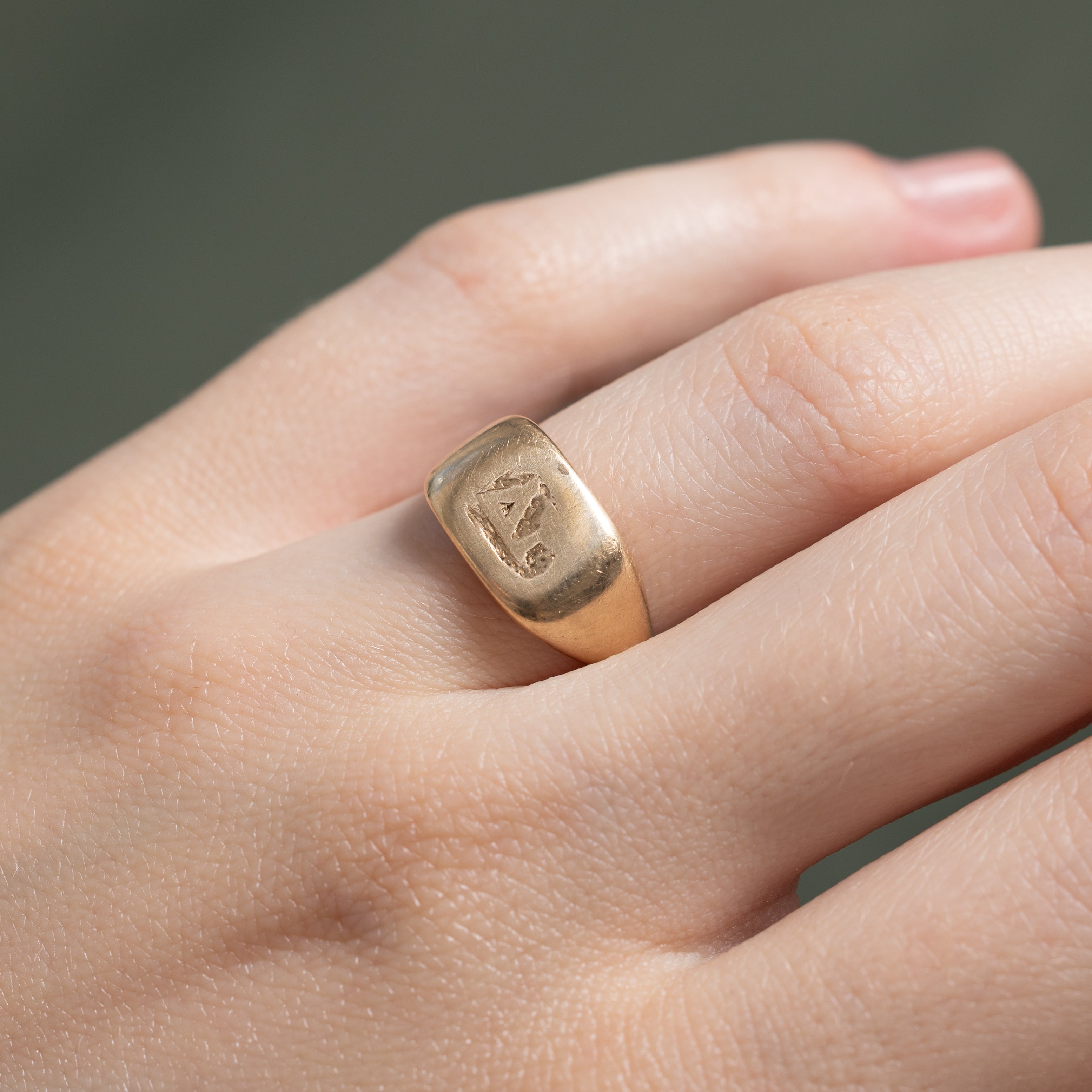 'Birks' 10k Yellow Gold Numeral "IV" Signet Ring | 4.87 | SZ 6