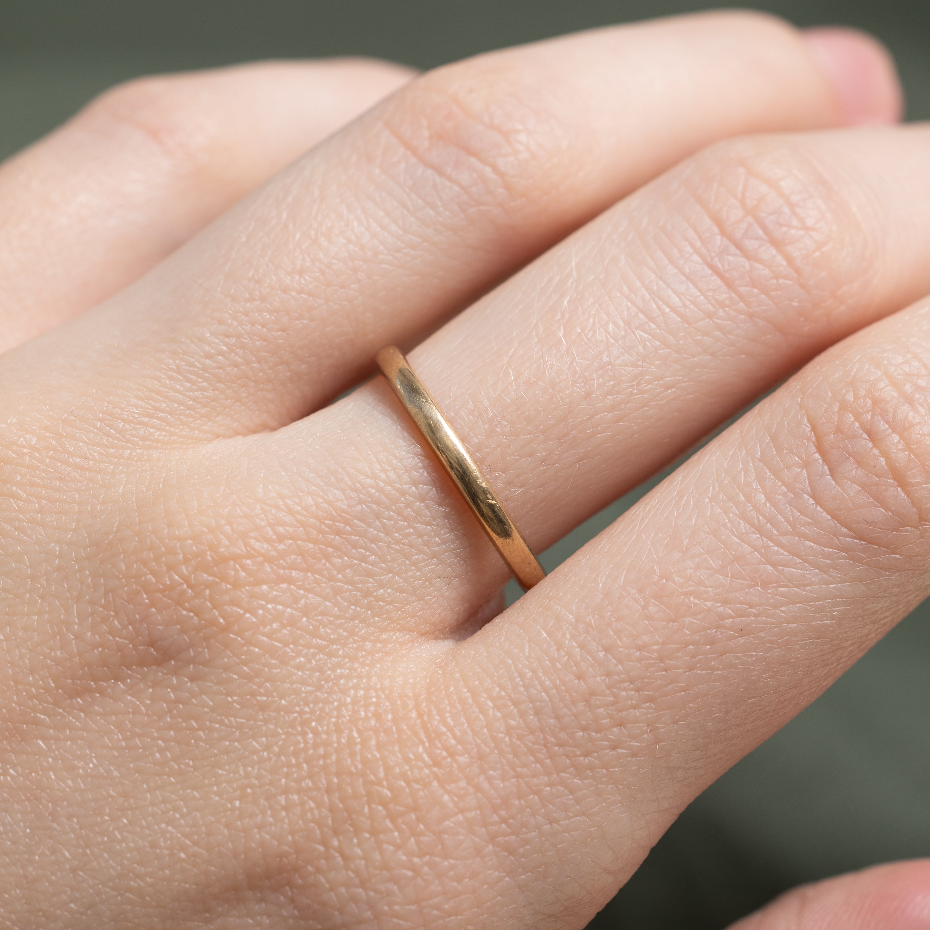 Bague fine Birks en or jaune 14 carats | 2,2 mm | Taille 7,5