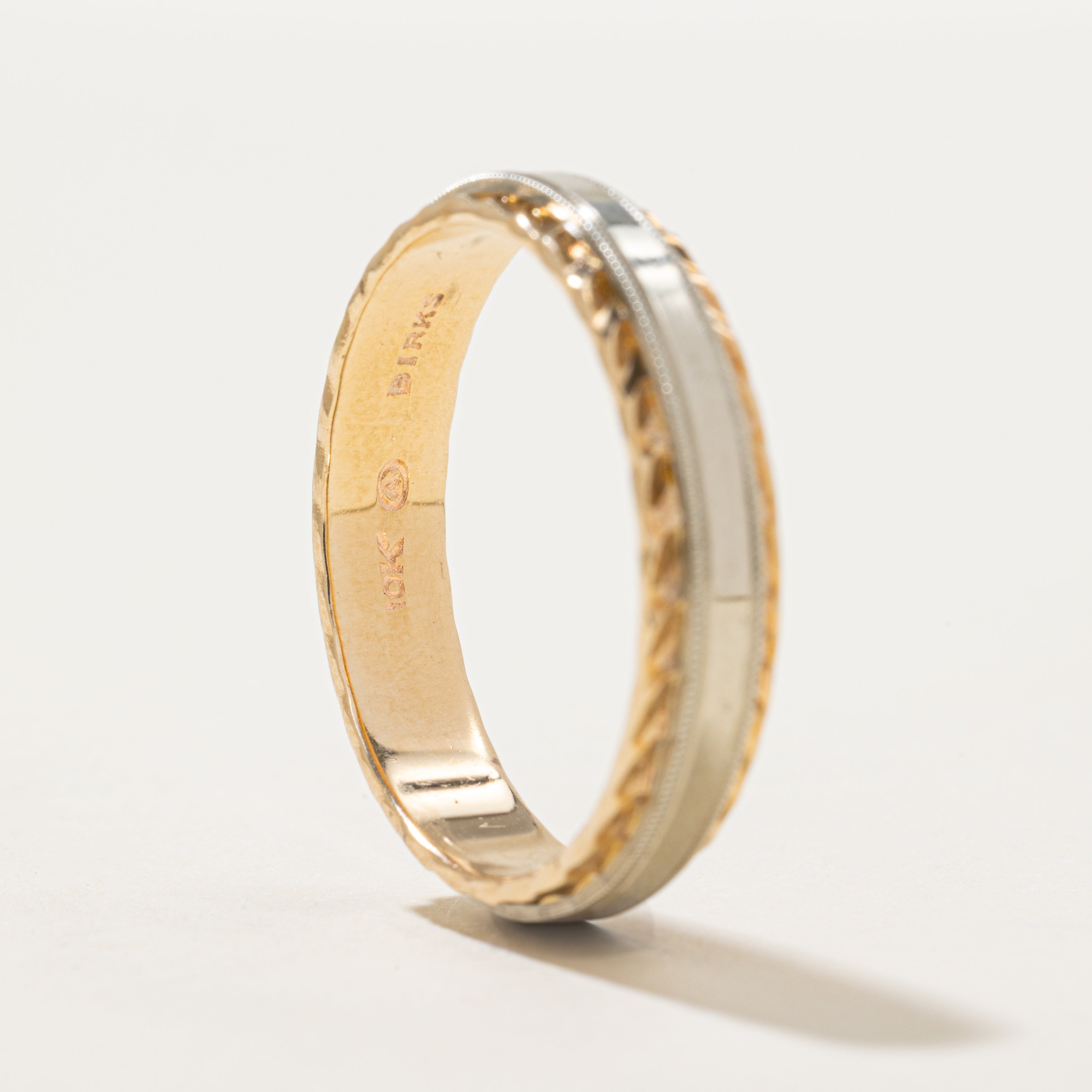 Bague Birks en or bicolore 10 carats, ornée de millegrains et de feuilles | 5 mm | Taille 12,25