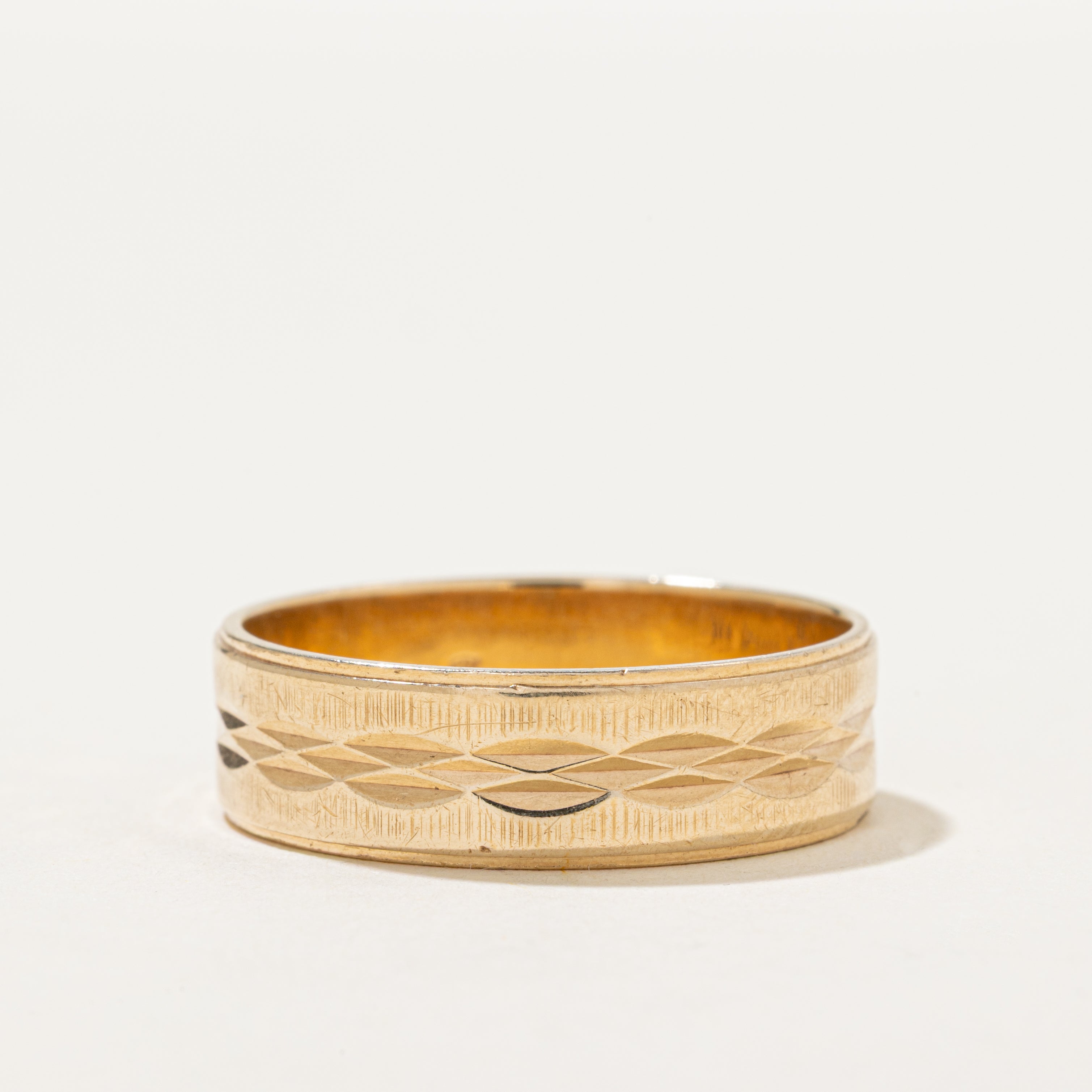 Vintage Canadian 10k Diamond Cut Band | 7mm | SZ 12.5