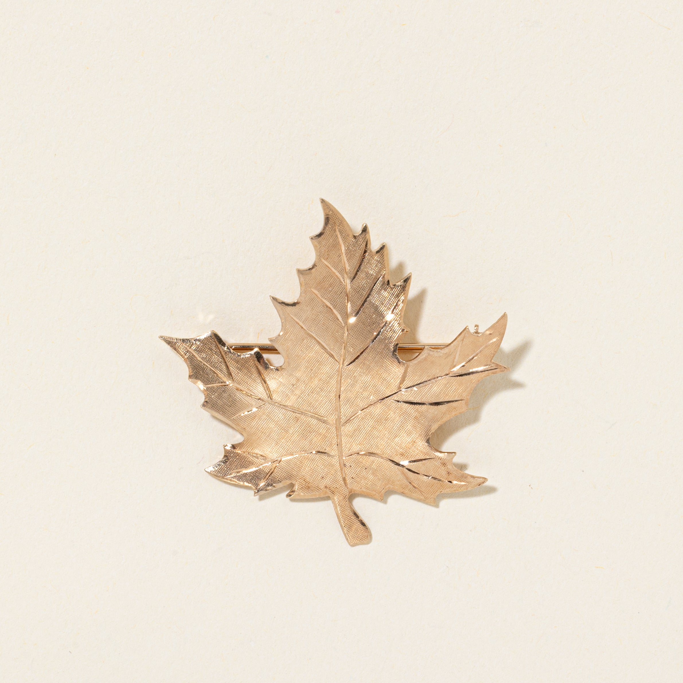 10k Yellow Gold Textured Maple Leaf Brooch