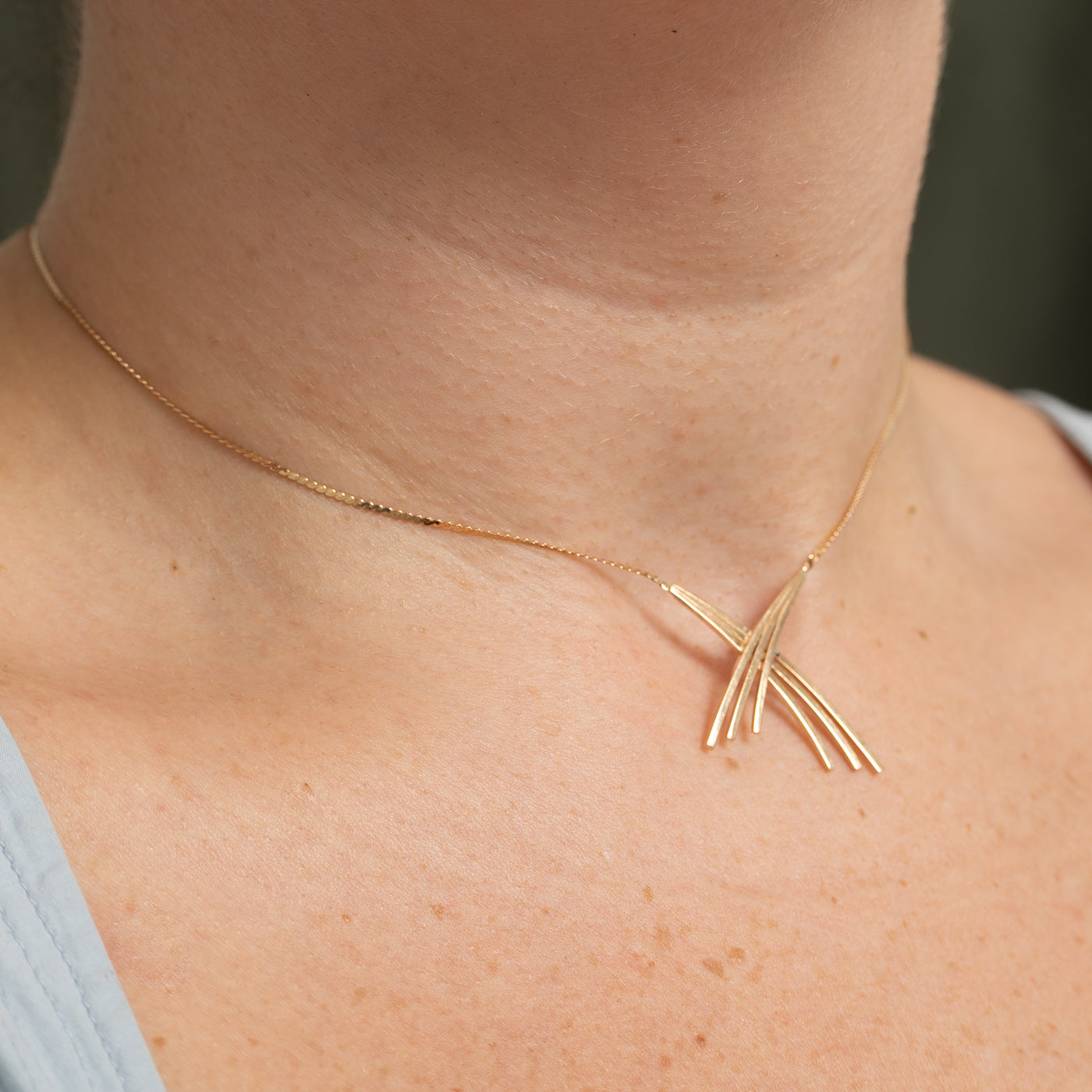 10k Yellow Gold "X" Swoosh Pendant Necklace | 13"