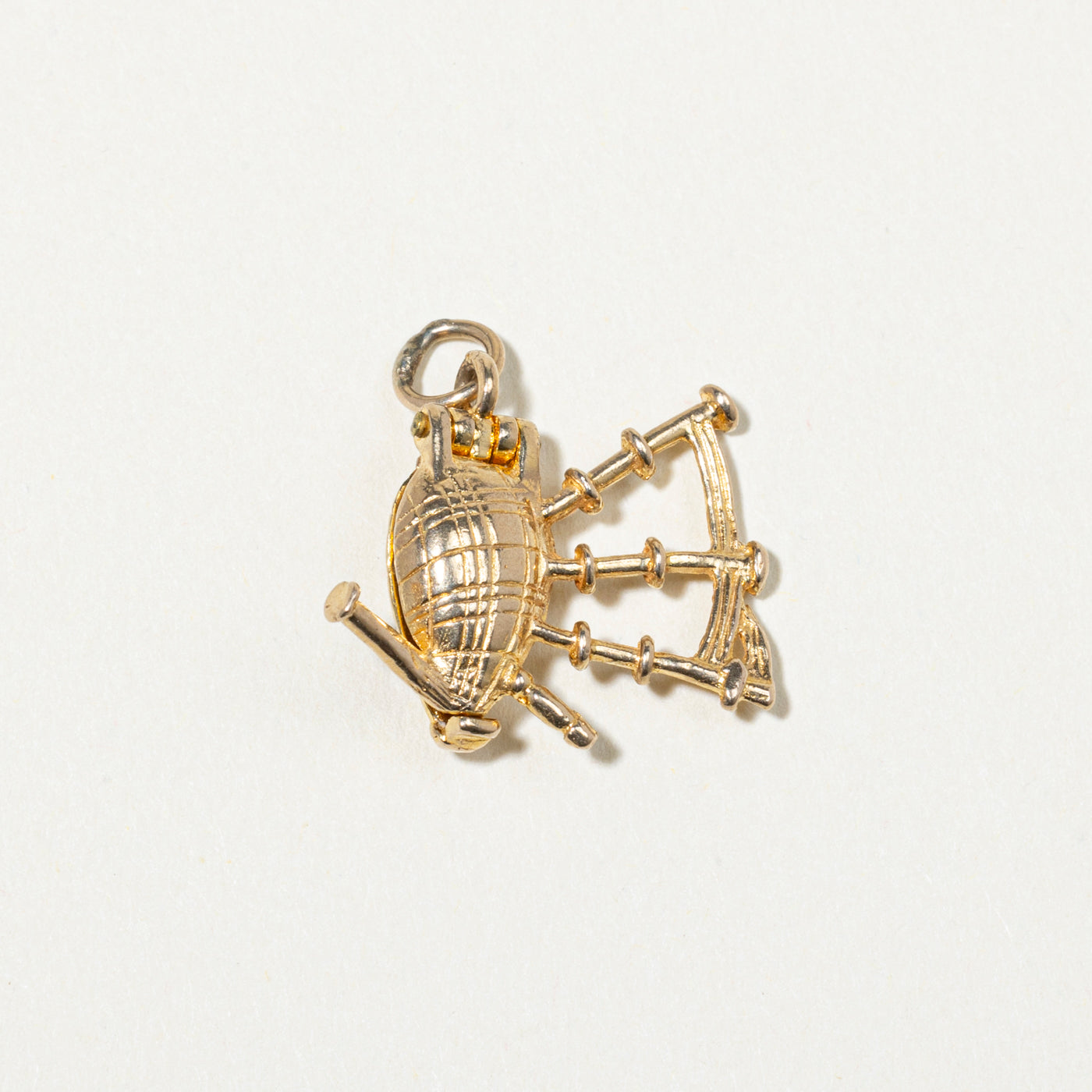 Cornemuse en or jaune 9 carats de Birmingham, 1969, avec breloque ballerine cachée