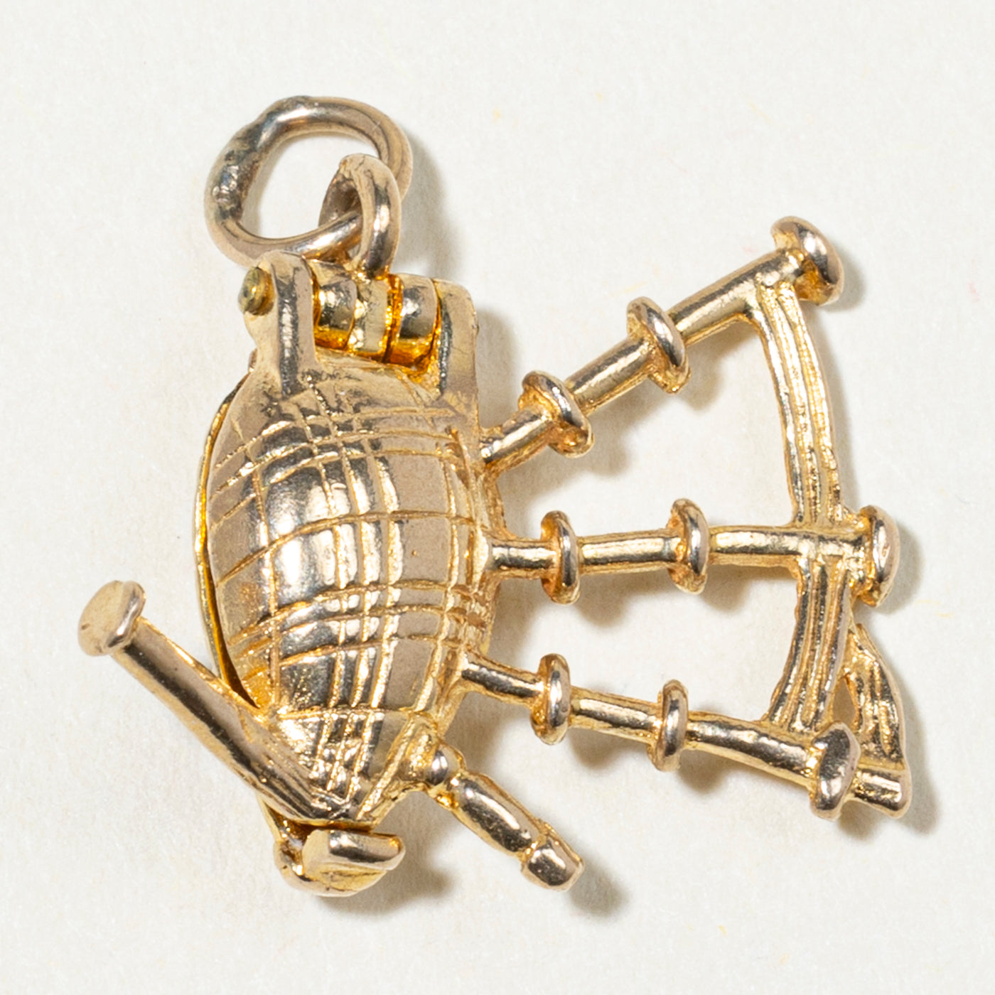 Cornemuse en or jaune 9 carats de Birmingham, 1969, avec breloque ballerine cachée