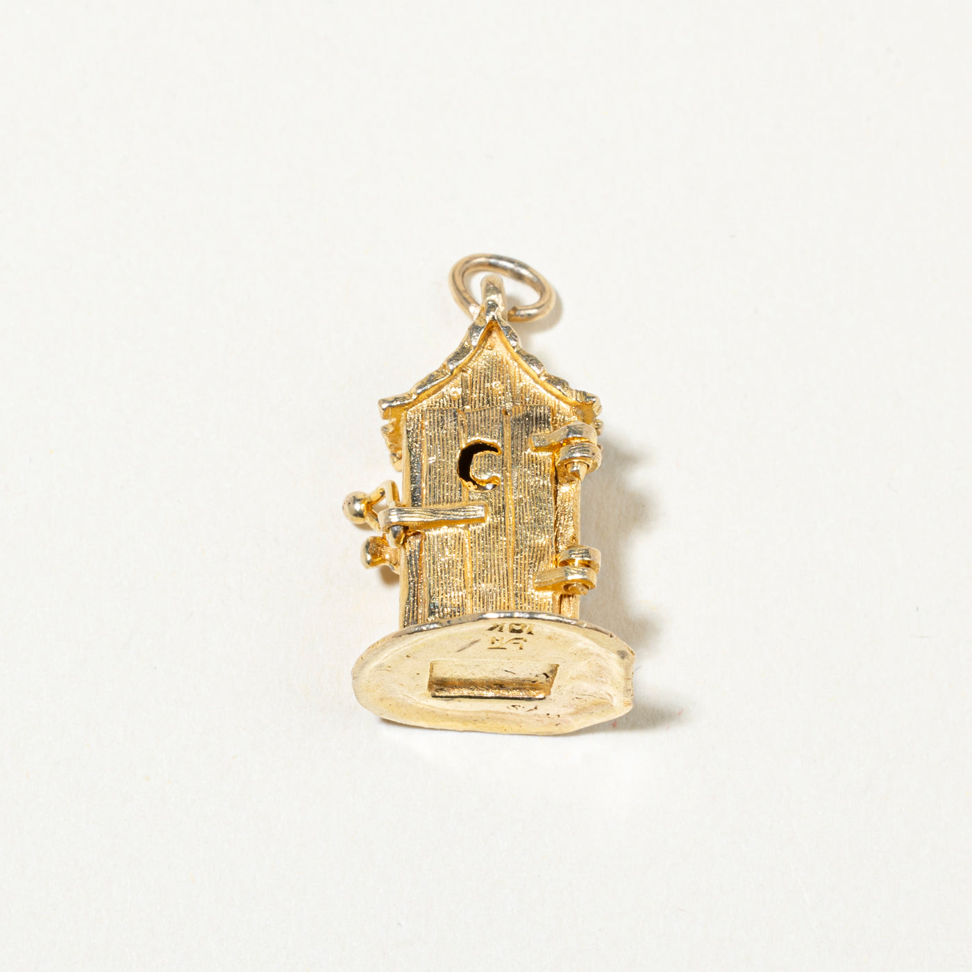 10k Yellow Gold Outhouse Charm
