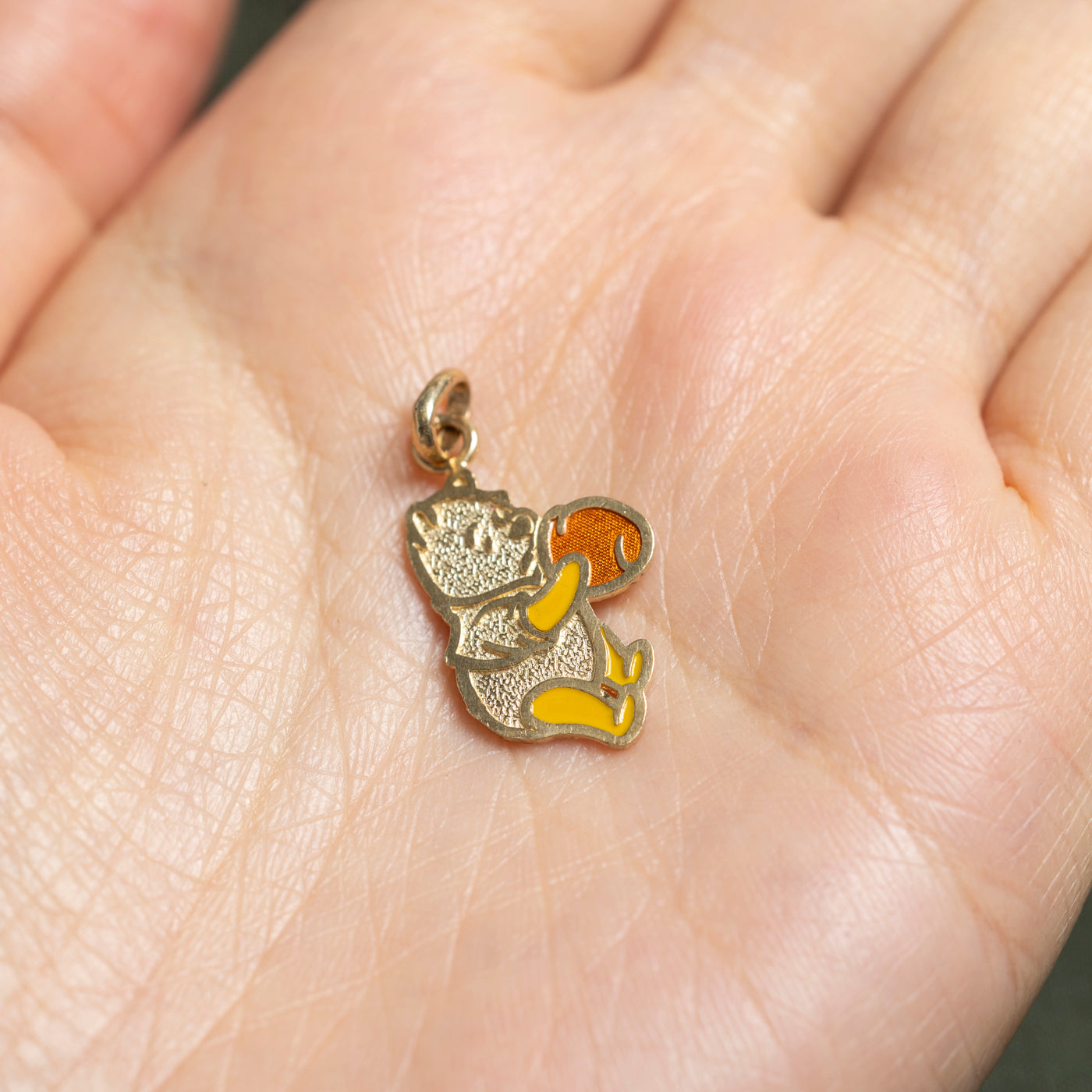Breloque Winnie l'Ourson en or jaune 10 carats