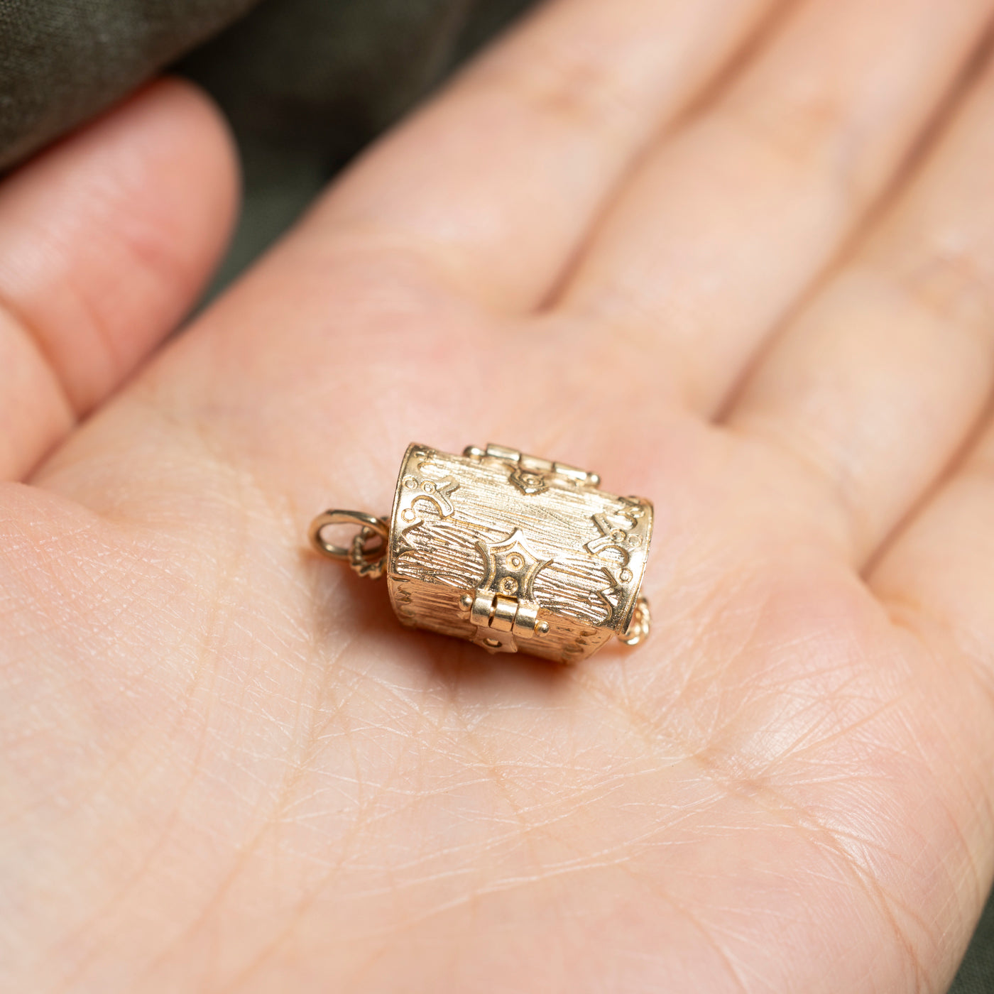 10k Yellow Gold Treasure Chest Charm