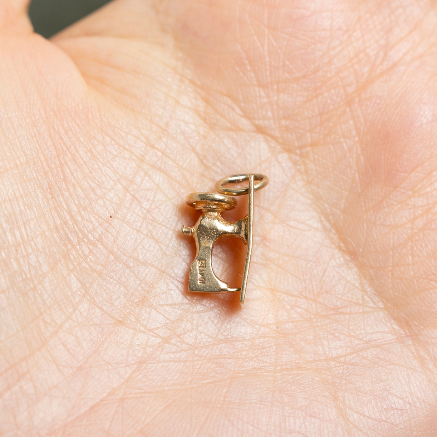 10k Yellow Gold Sewing Machine Charm