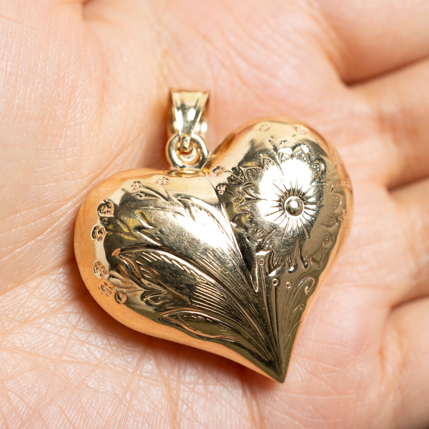 14k Yellow Gold Engraved Puffed Heart Pendant