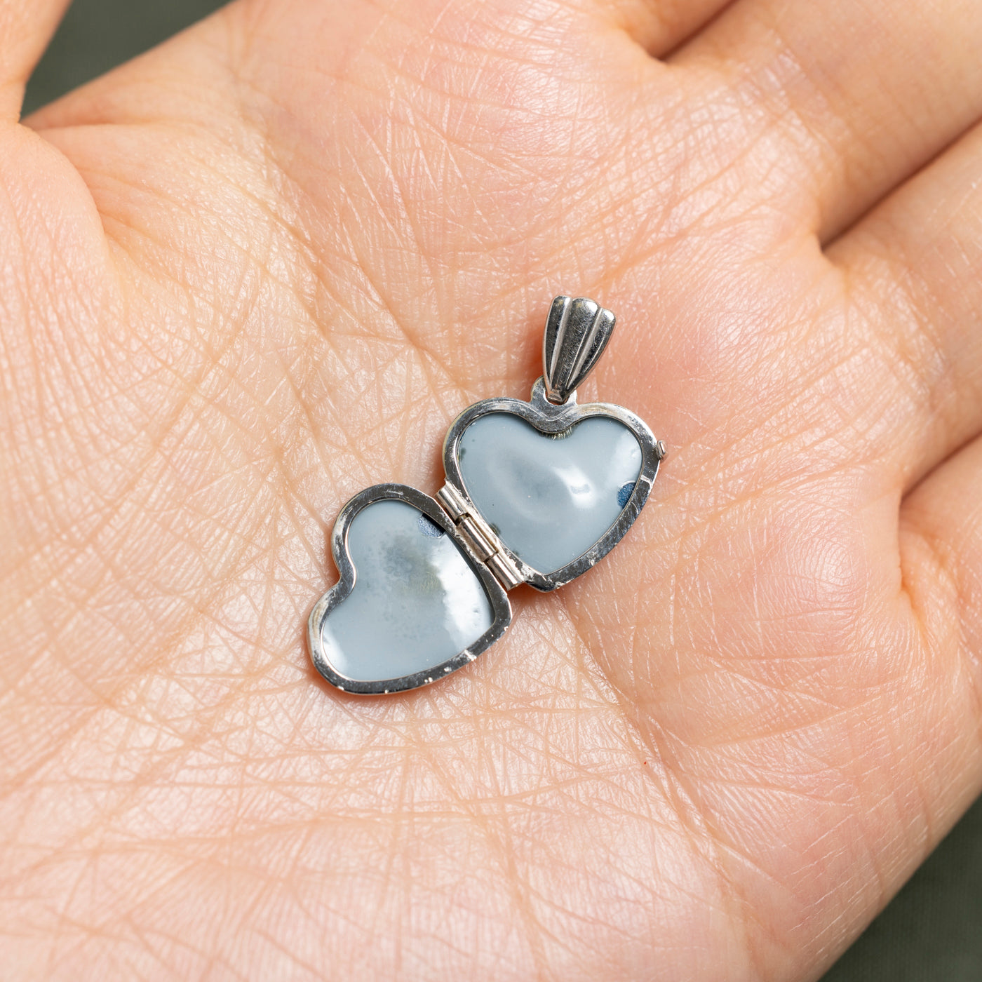 14k White Gold Puffed Heart Locket