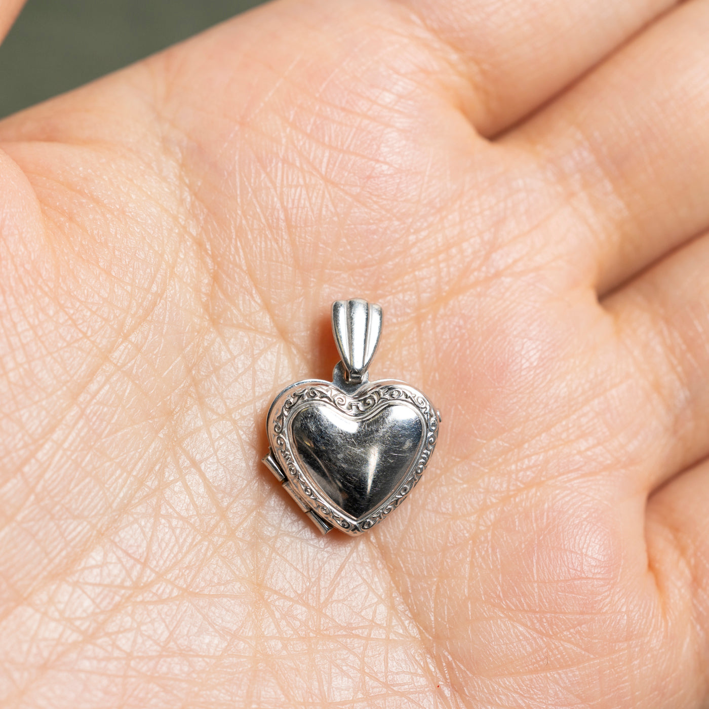 14k White Gold Puffed Heart Locket