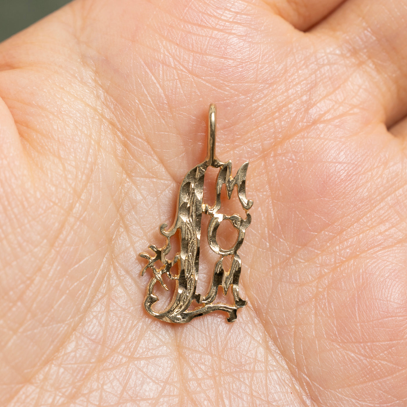 10k Yellow Gold "#1 Mom" Charm