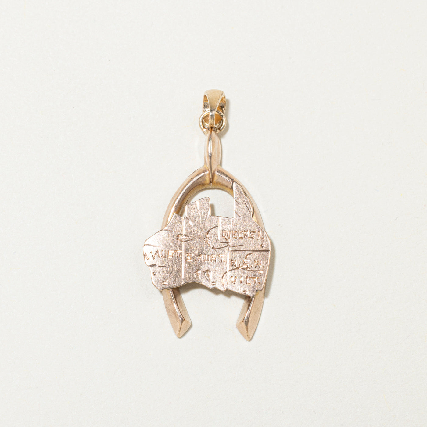 9k Yellow Gold Map of Australia Pendant
