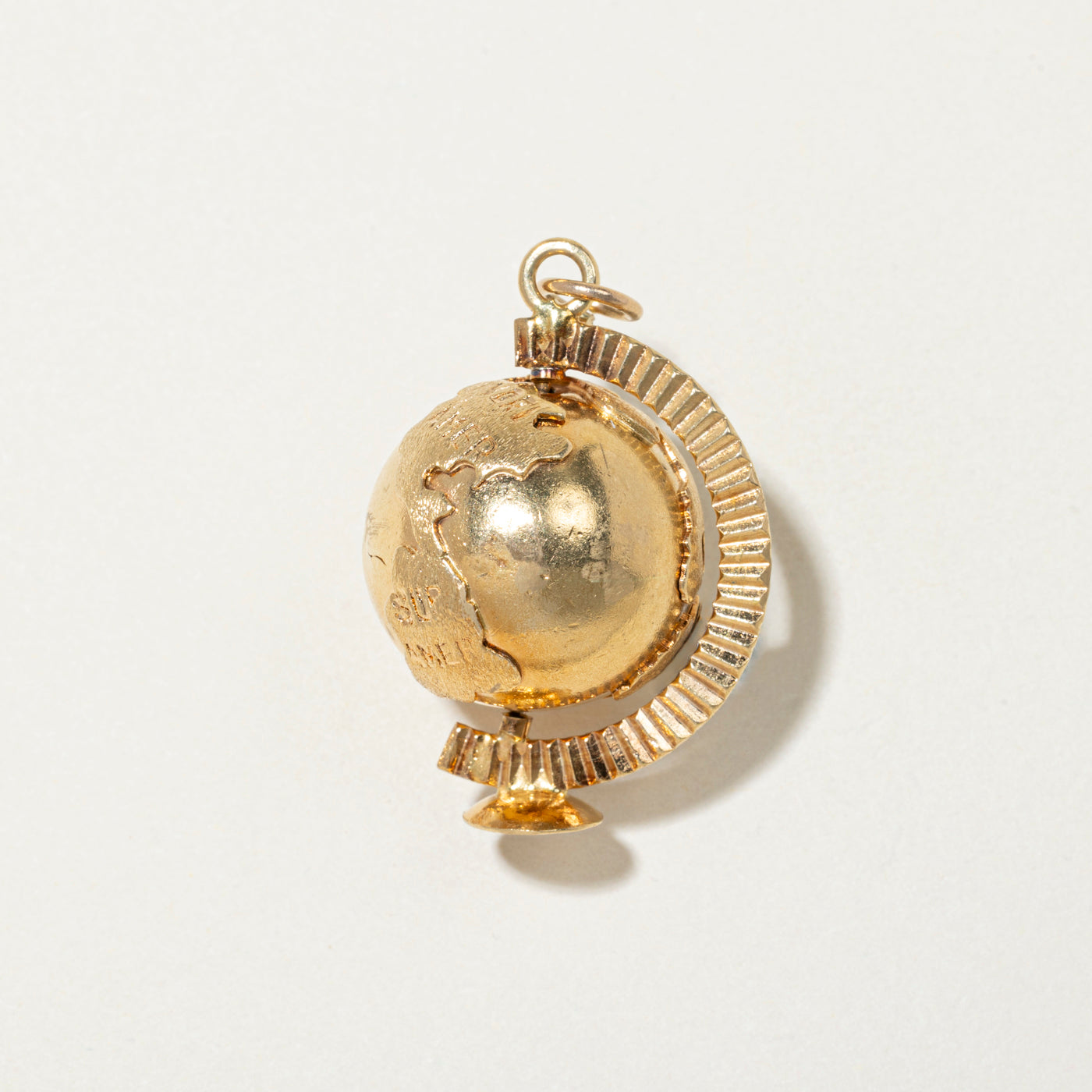 Vintage Italian 18k Yellow Gold Globe Charm