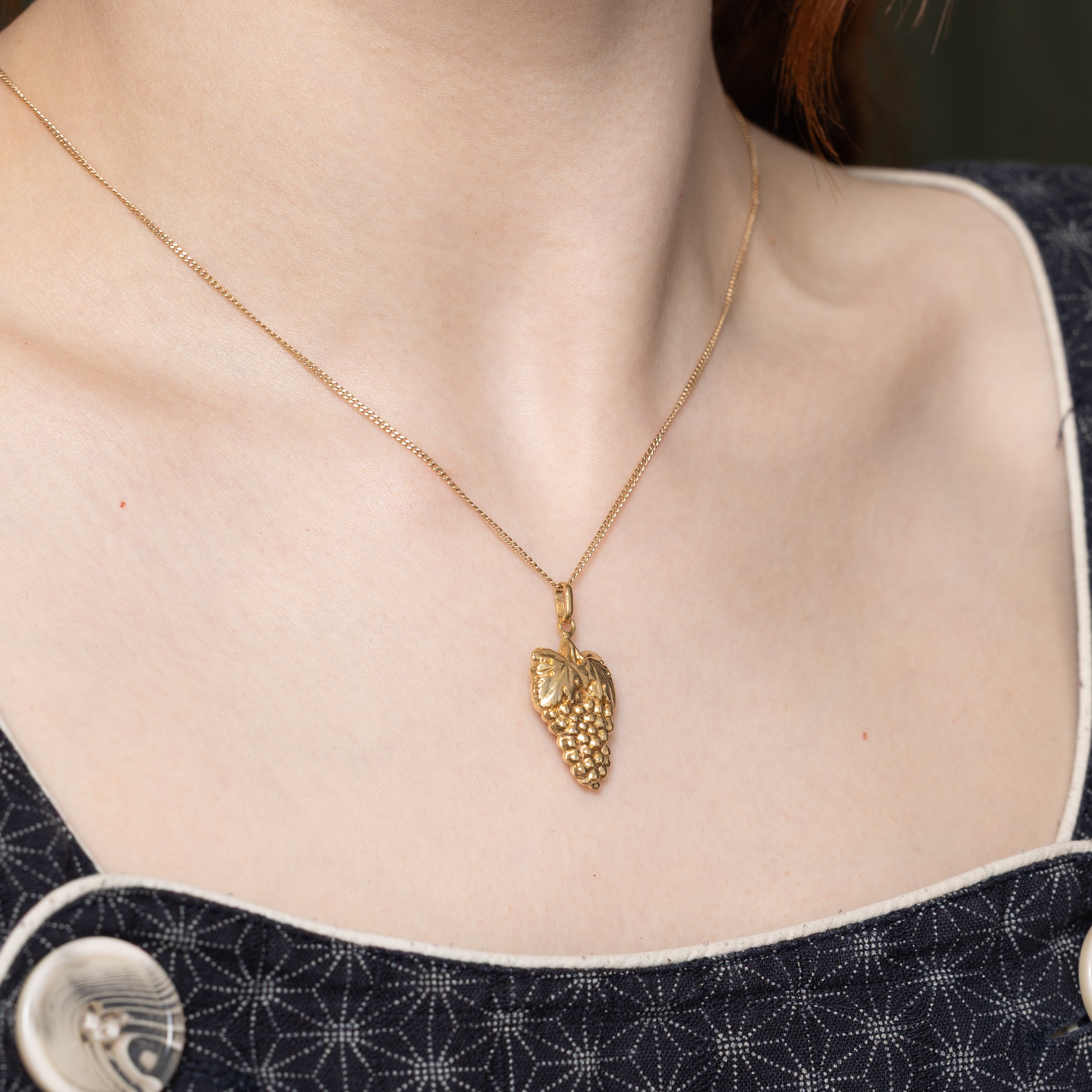 18k Yellow Gold Grapes Pendant