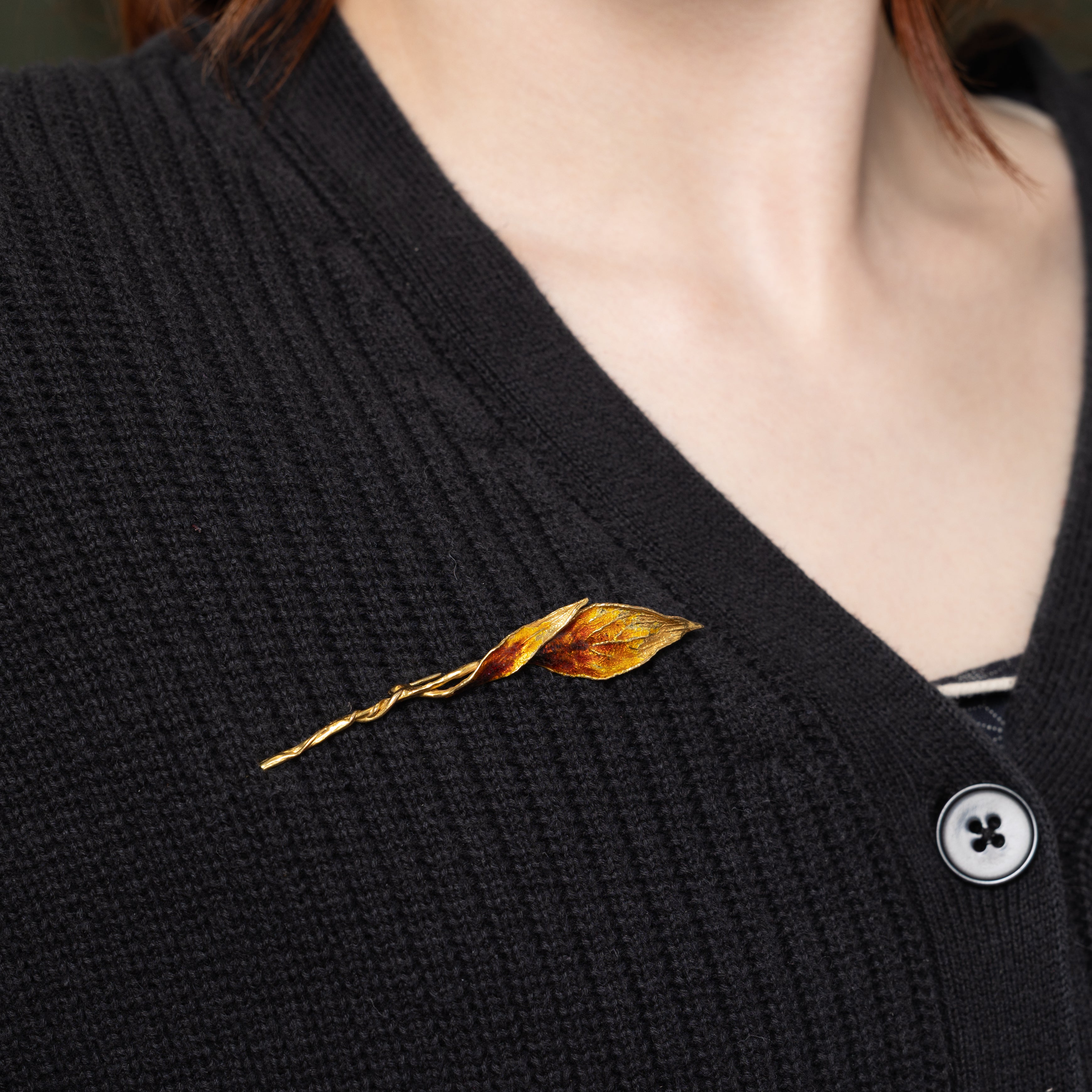 18k Yellow Gold & Enamel Leaves Brooch