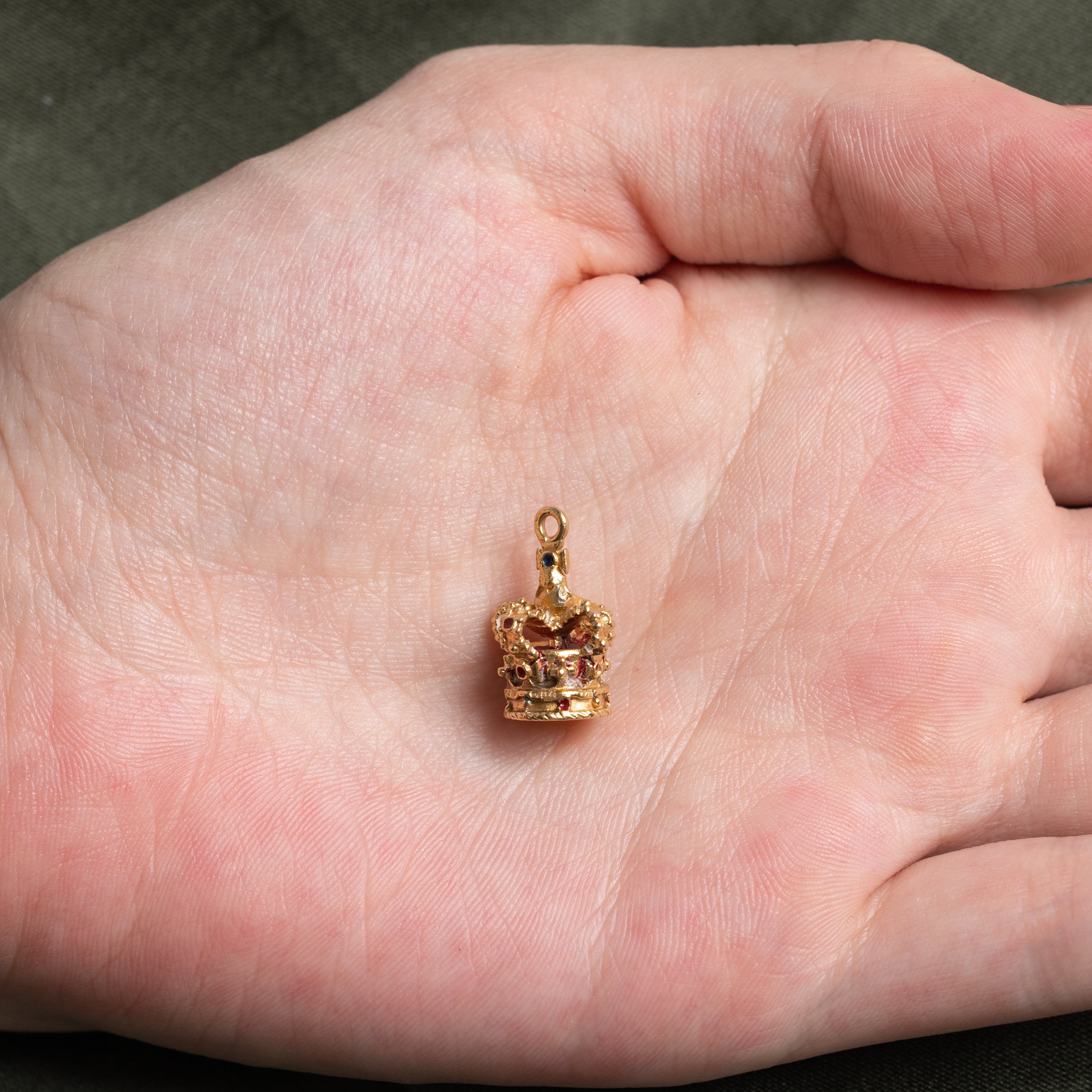 1976 London 9k Yellow Gold Crown Charm