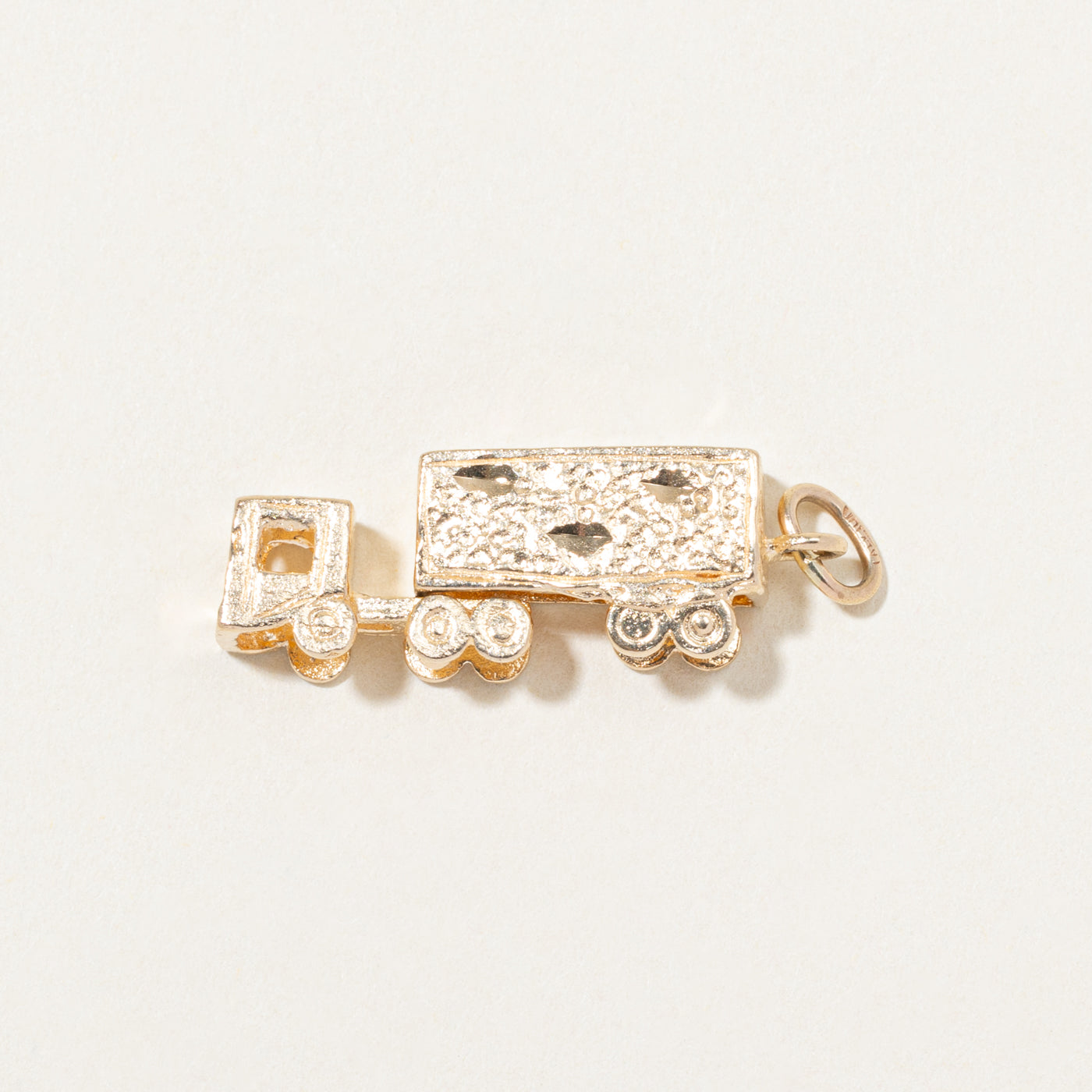 Breloque camion en or jaune 10 carats