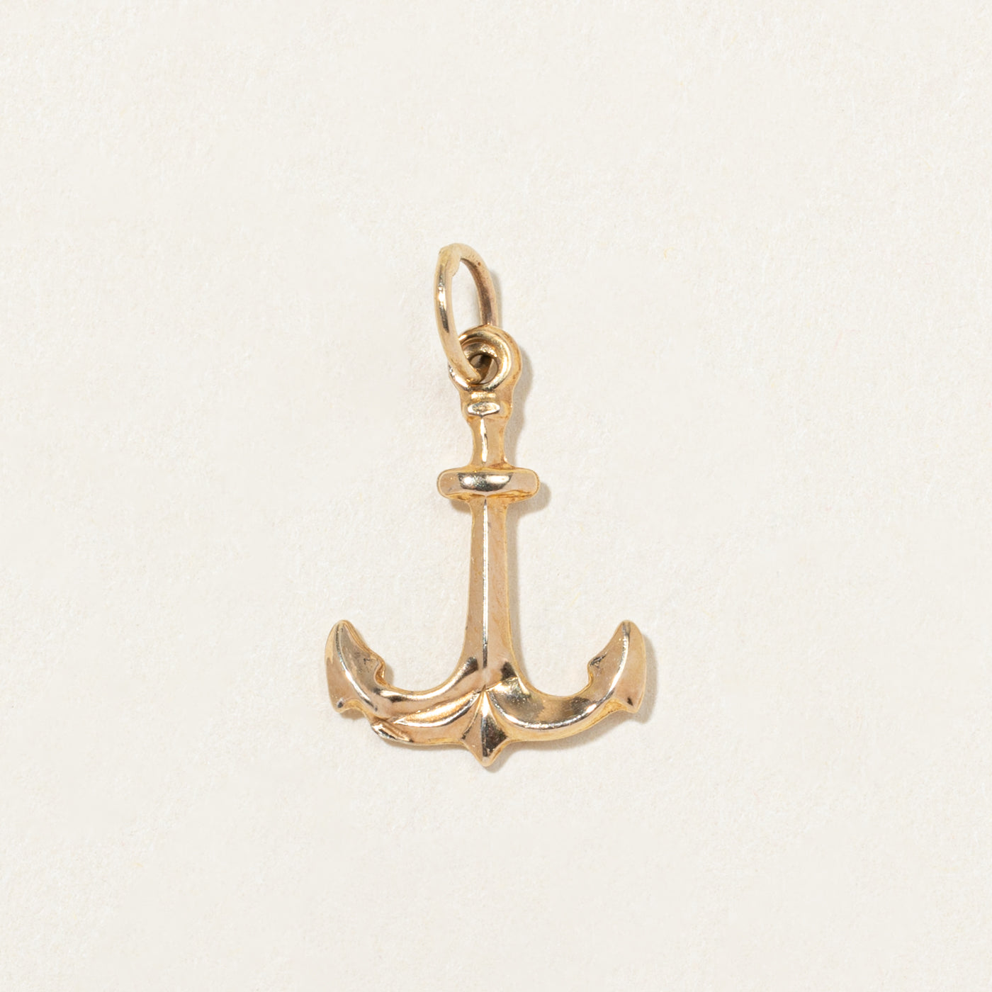 Breloque ancre en or jaune 10 carats