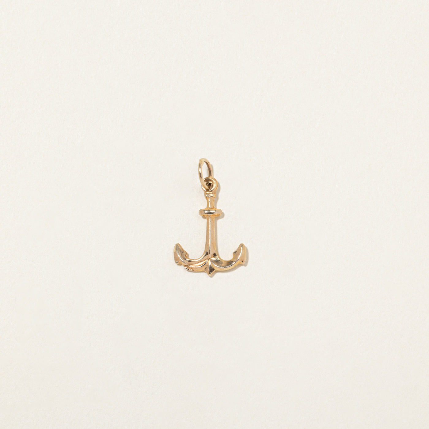 Breloque ancre en or jaune 10 carats