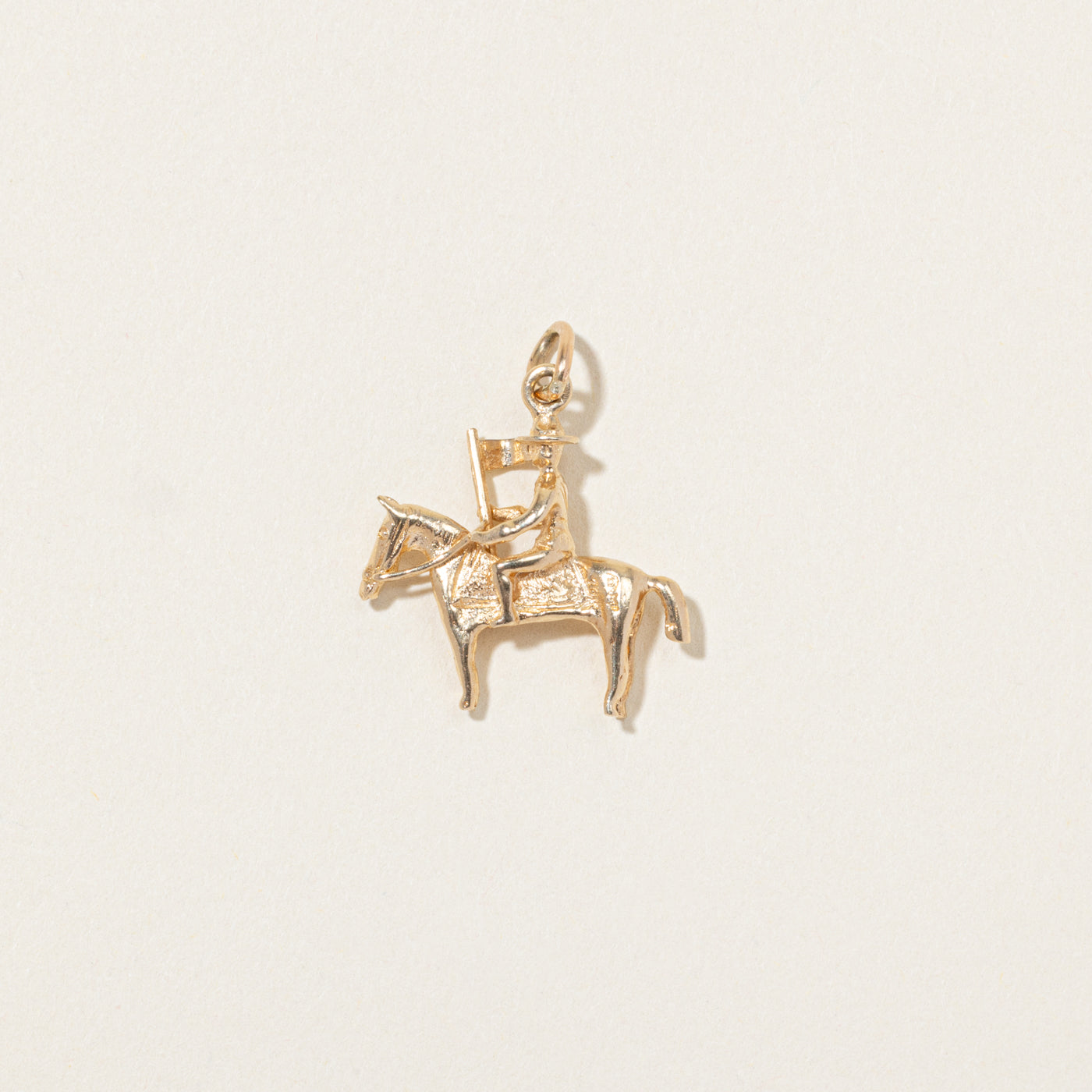 Breloque de la Gendarmerie royale du Canada en or jaune 9 carats