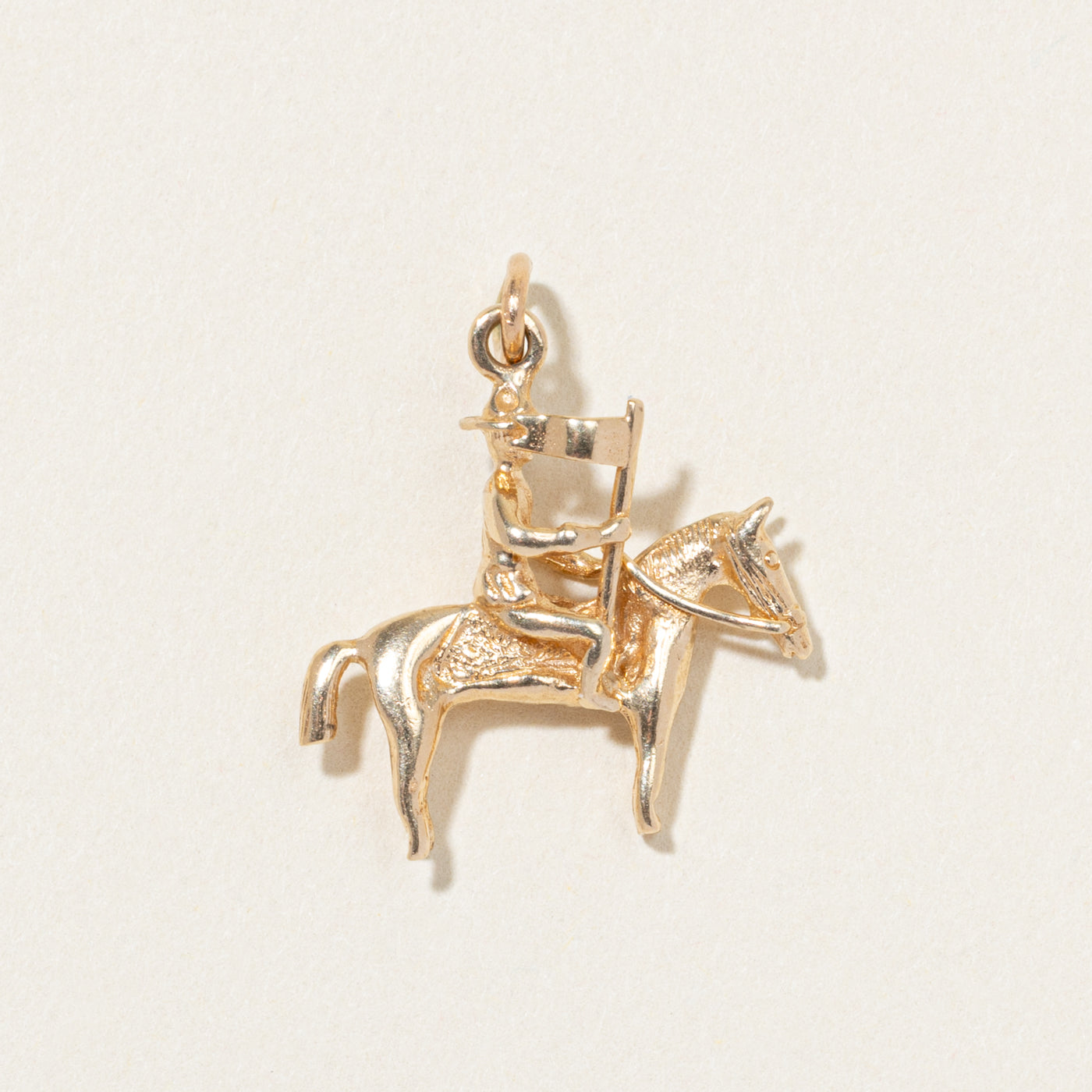 Breloque de la Gendarmerie royale du Canada en or jaune 9 carats