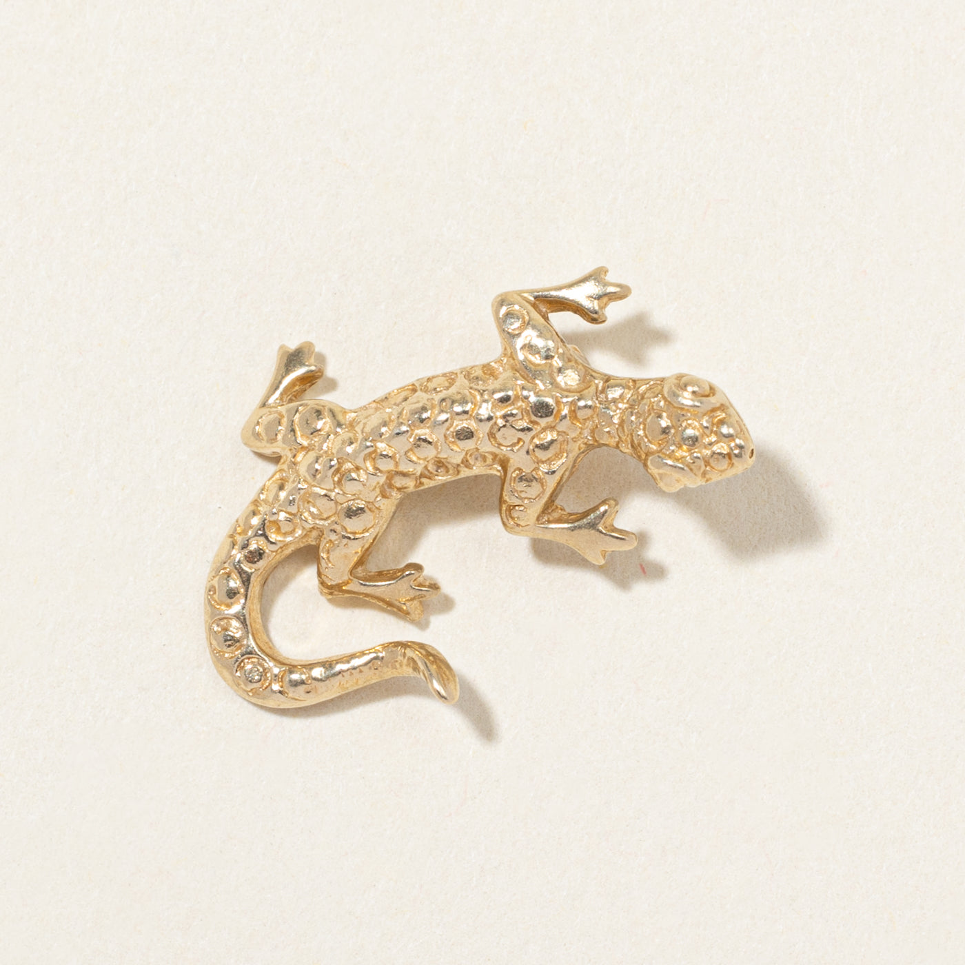 Breloque gecko en or jaune 13 carats