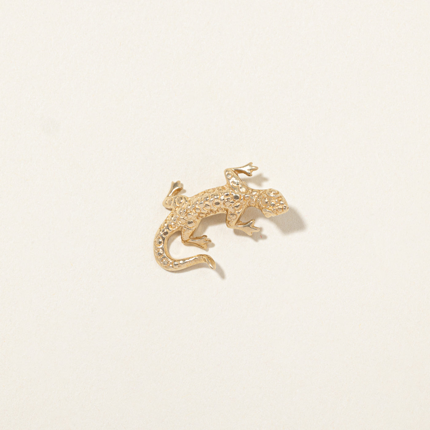 Breloque gecko en or jaune 13 carats