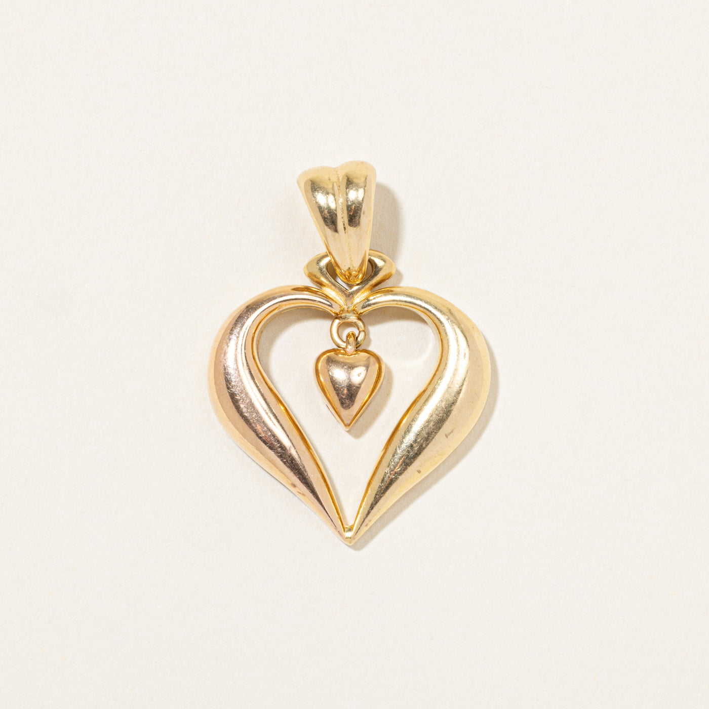18k Yellow Gold Dangling Heart Pendant
