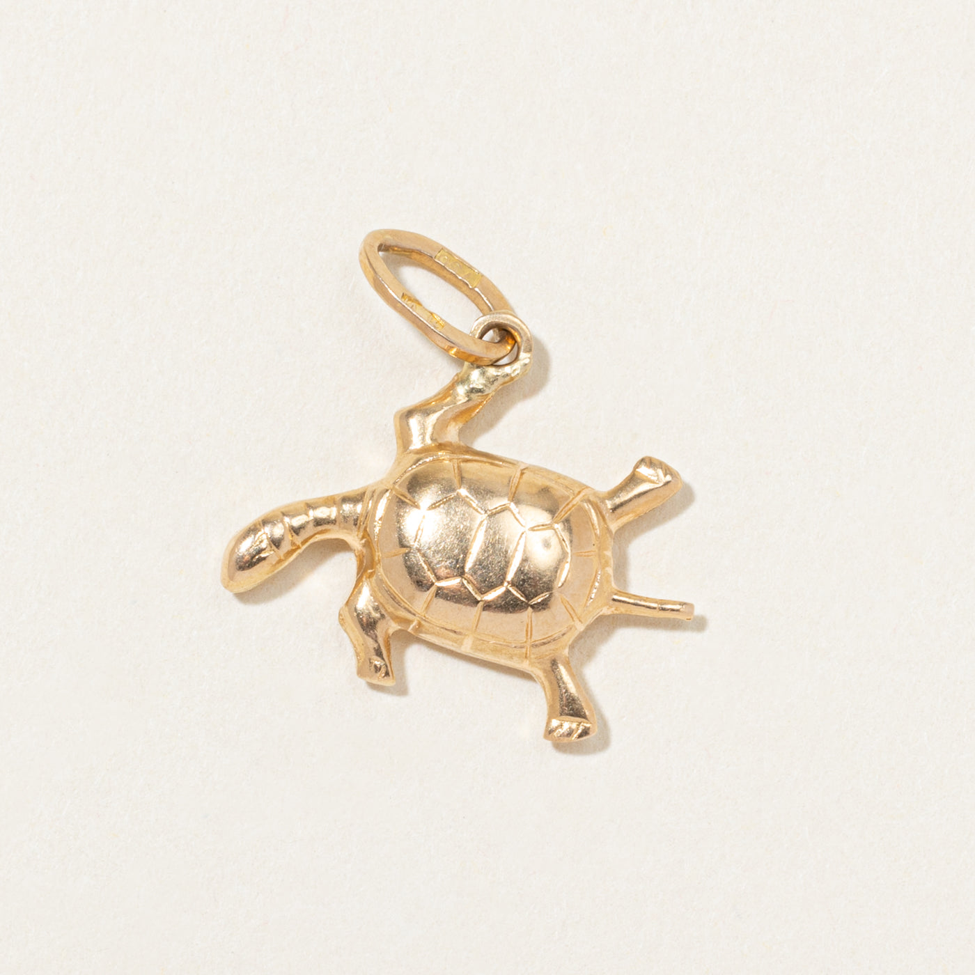 Breloque tortue vintage italienne en or jaune 18 carats