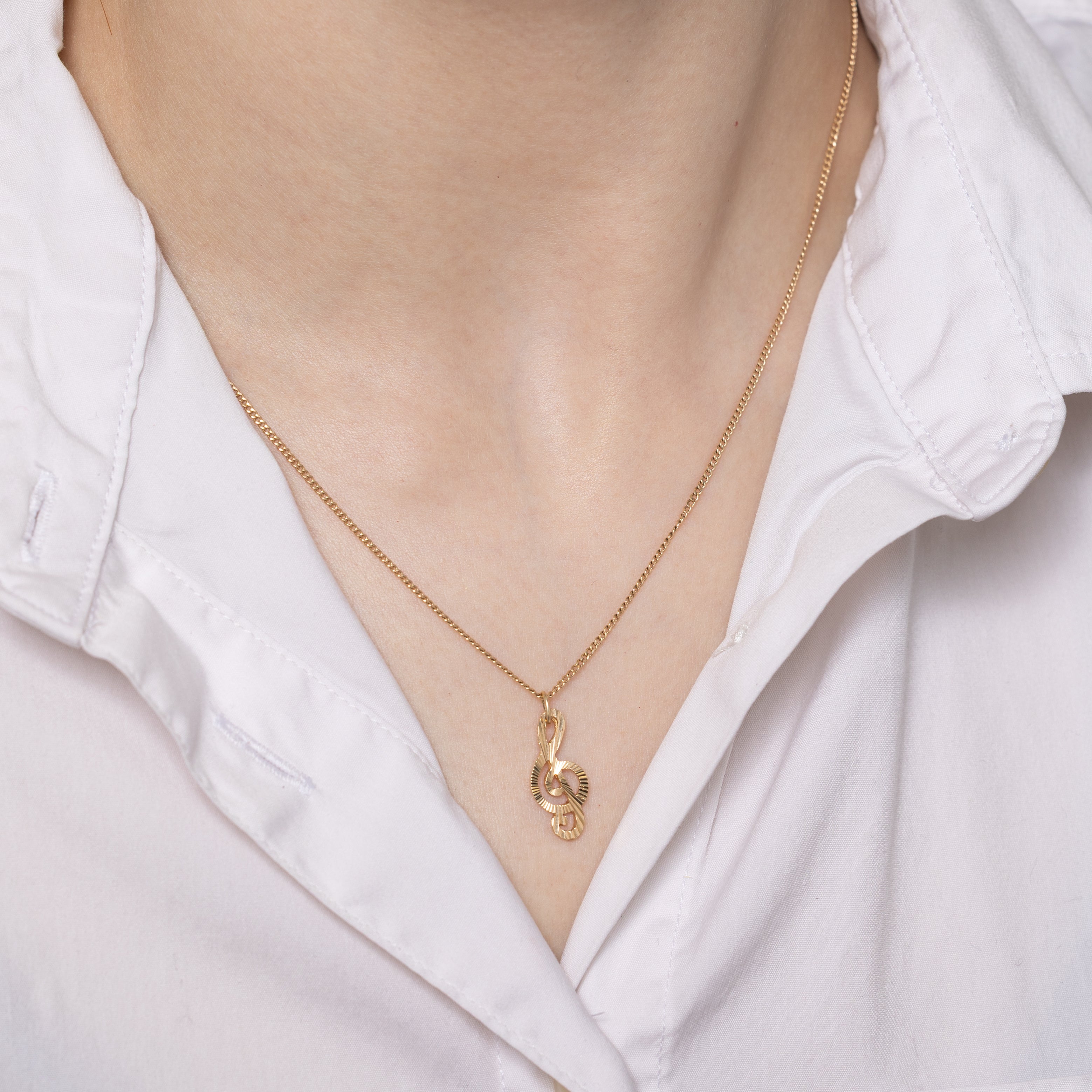 10k Yellow Gold Treble Clef Charm